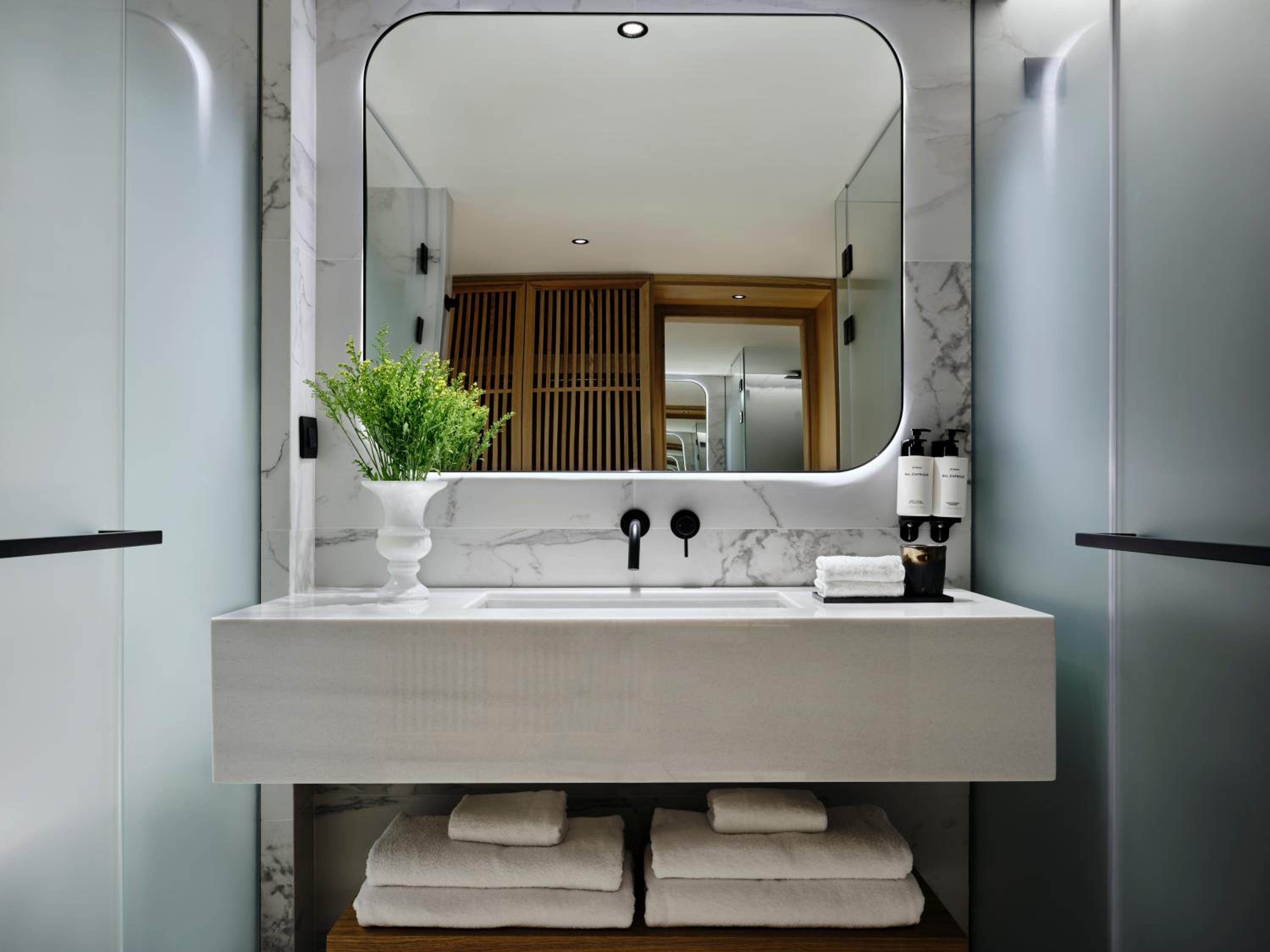 Premium King Room with Private Plunge Pool and Sofa Bed - Sea View
