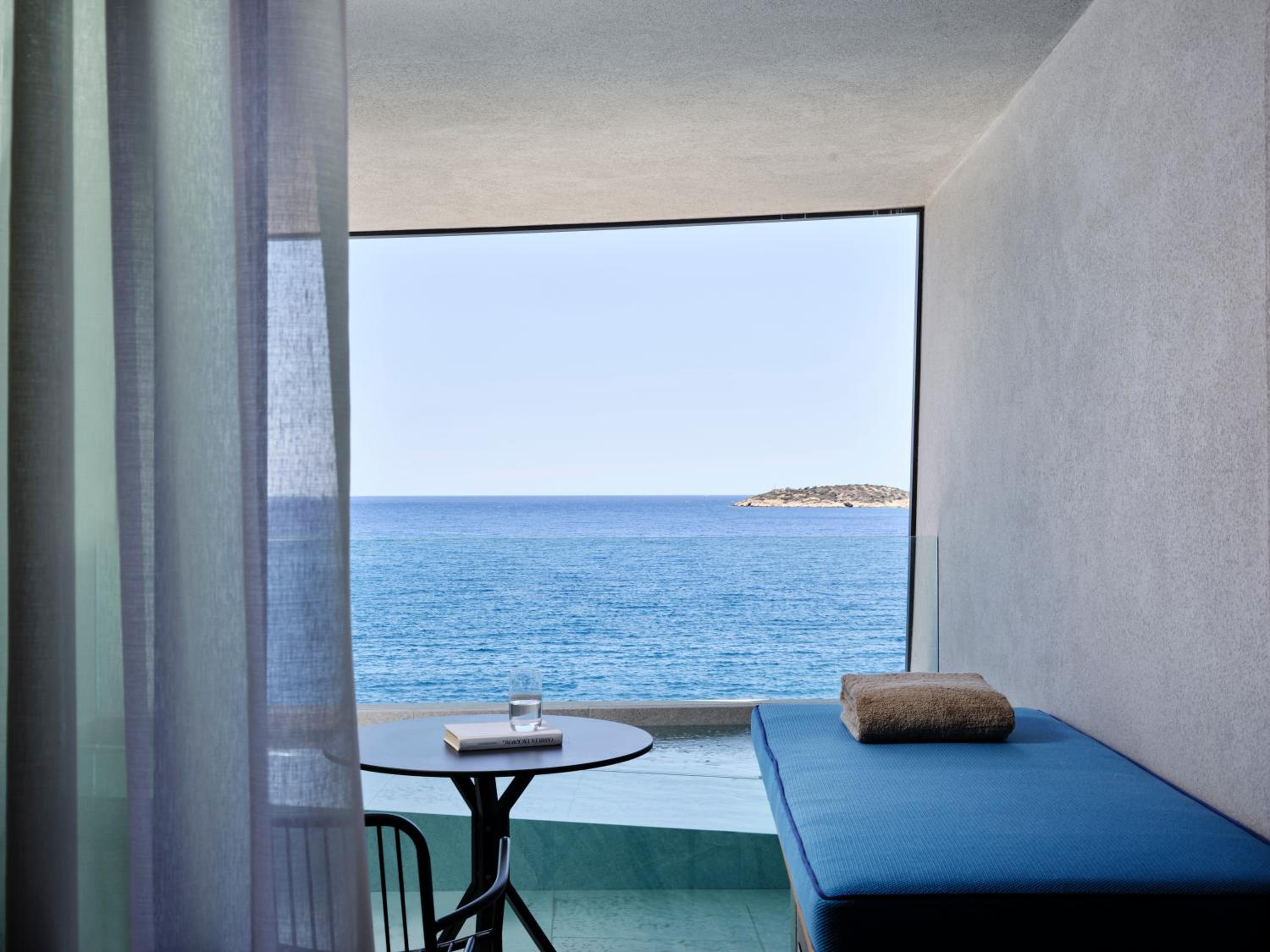 Premium King Room with Private Plunge Pool and Sofa Bed - Sea View thumbnail 5