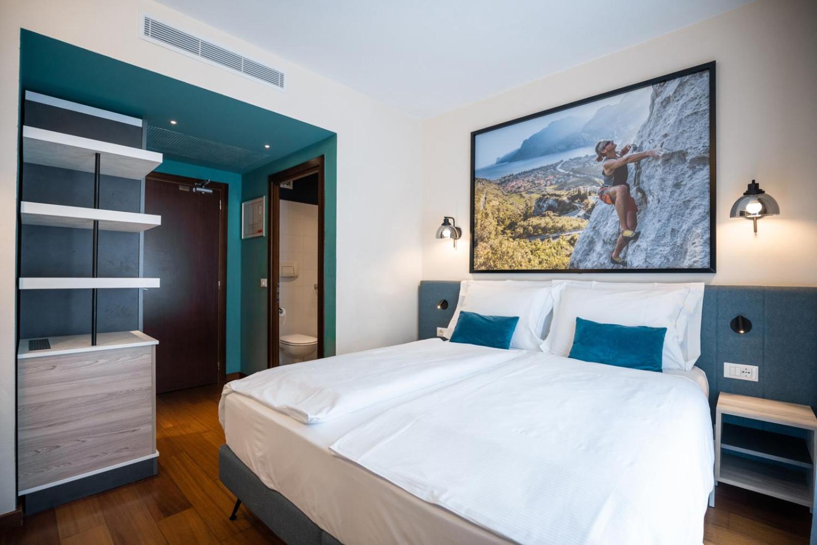 Classic Plus Double or Twin Room - Photo 1