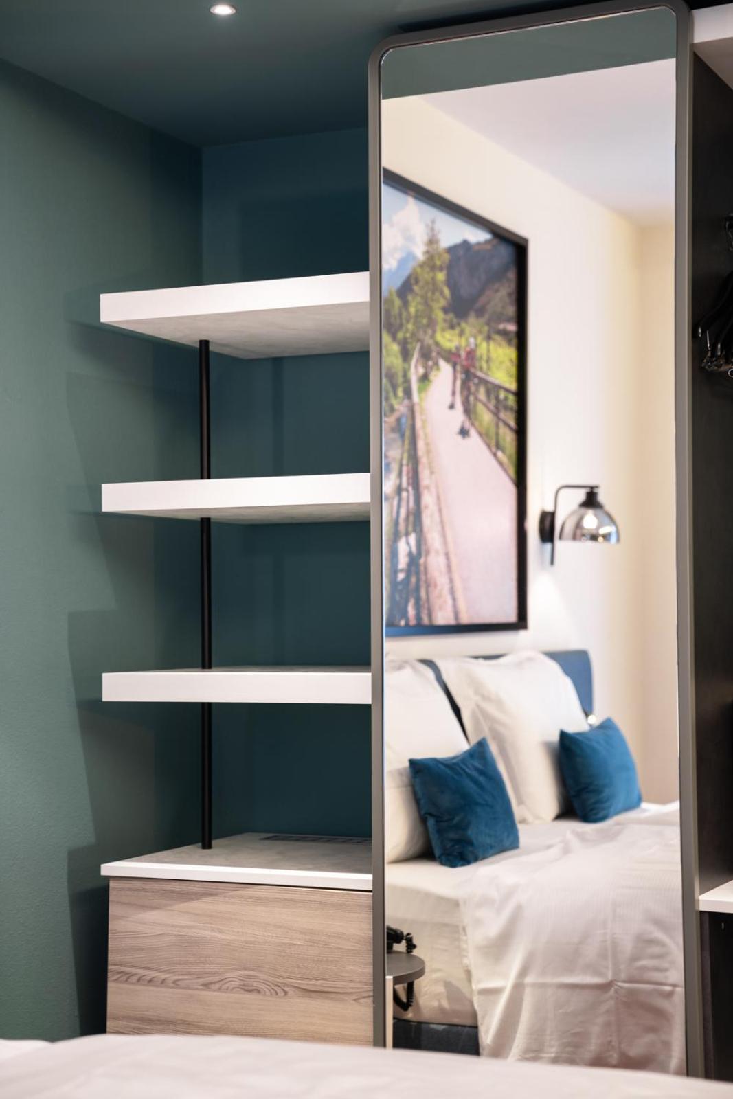 Classic Plus Double or Twin Room - Photo 4