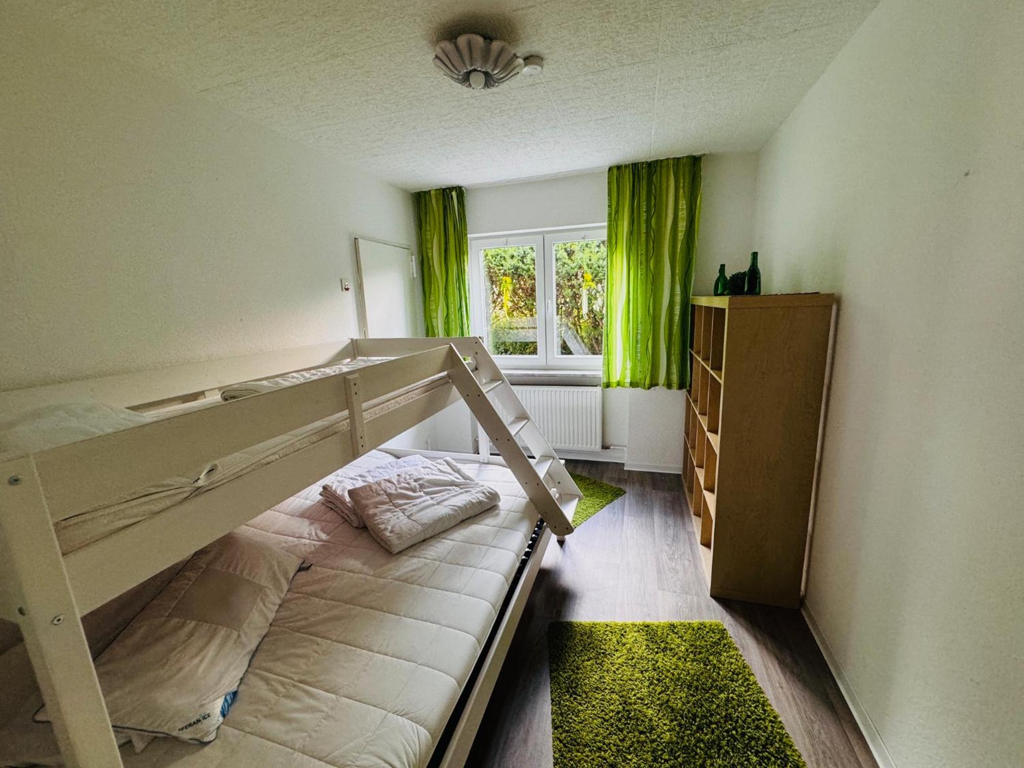 Four-Bedroom House - Photo 2