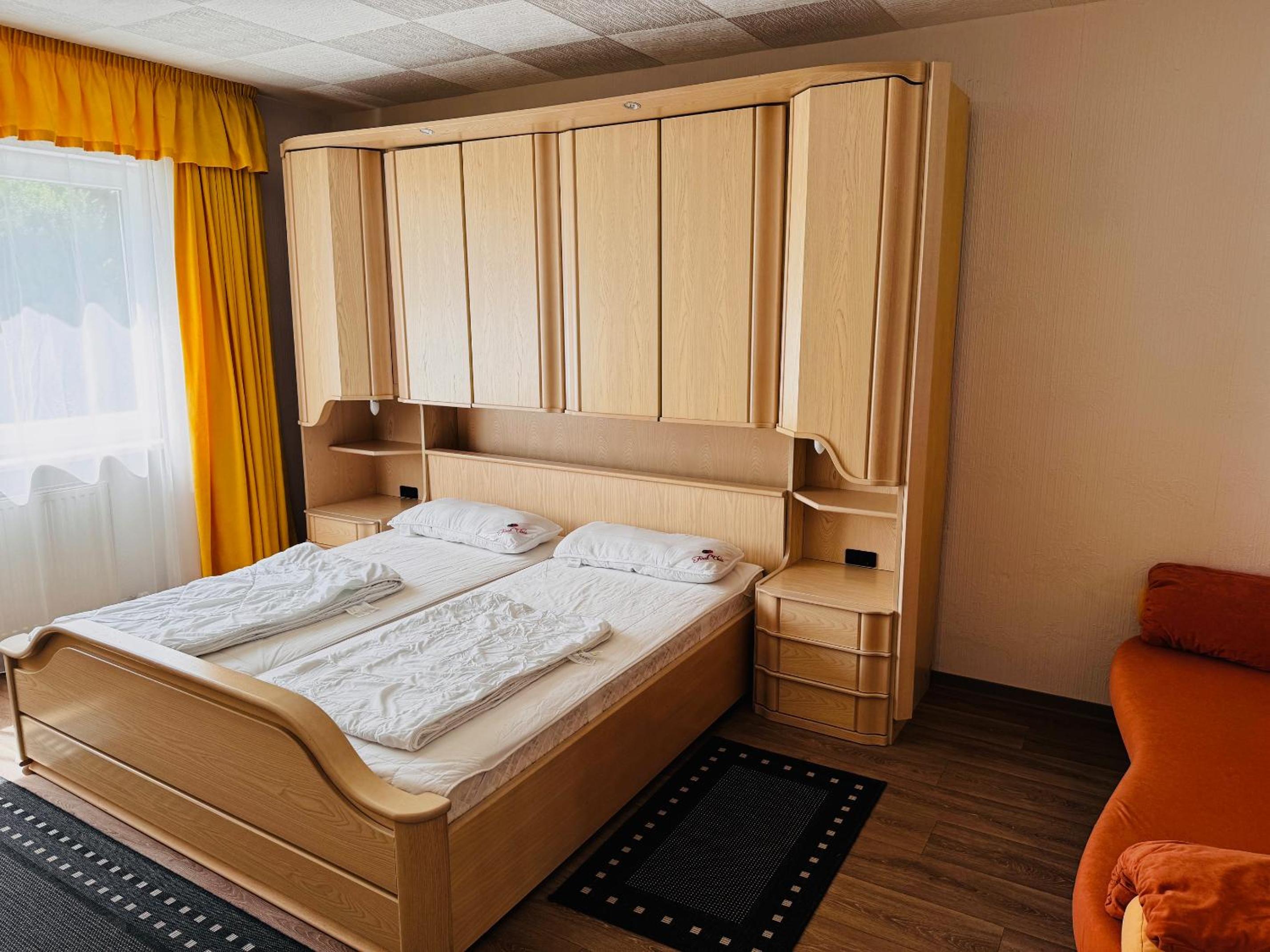 Four-Bedroom House - Photo 19