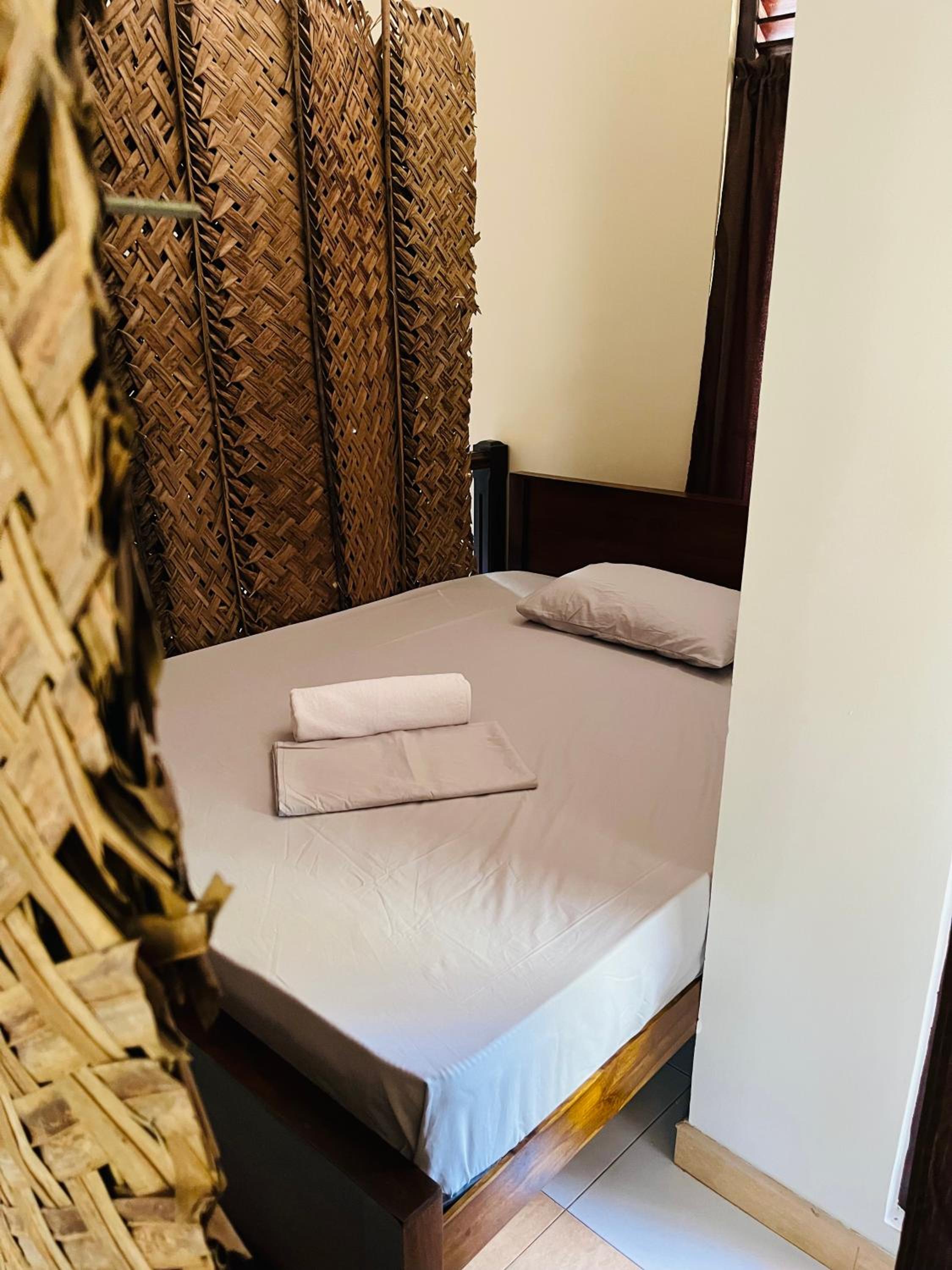 Small Single Room photo 1