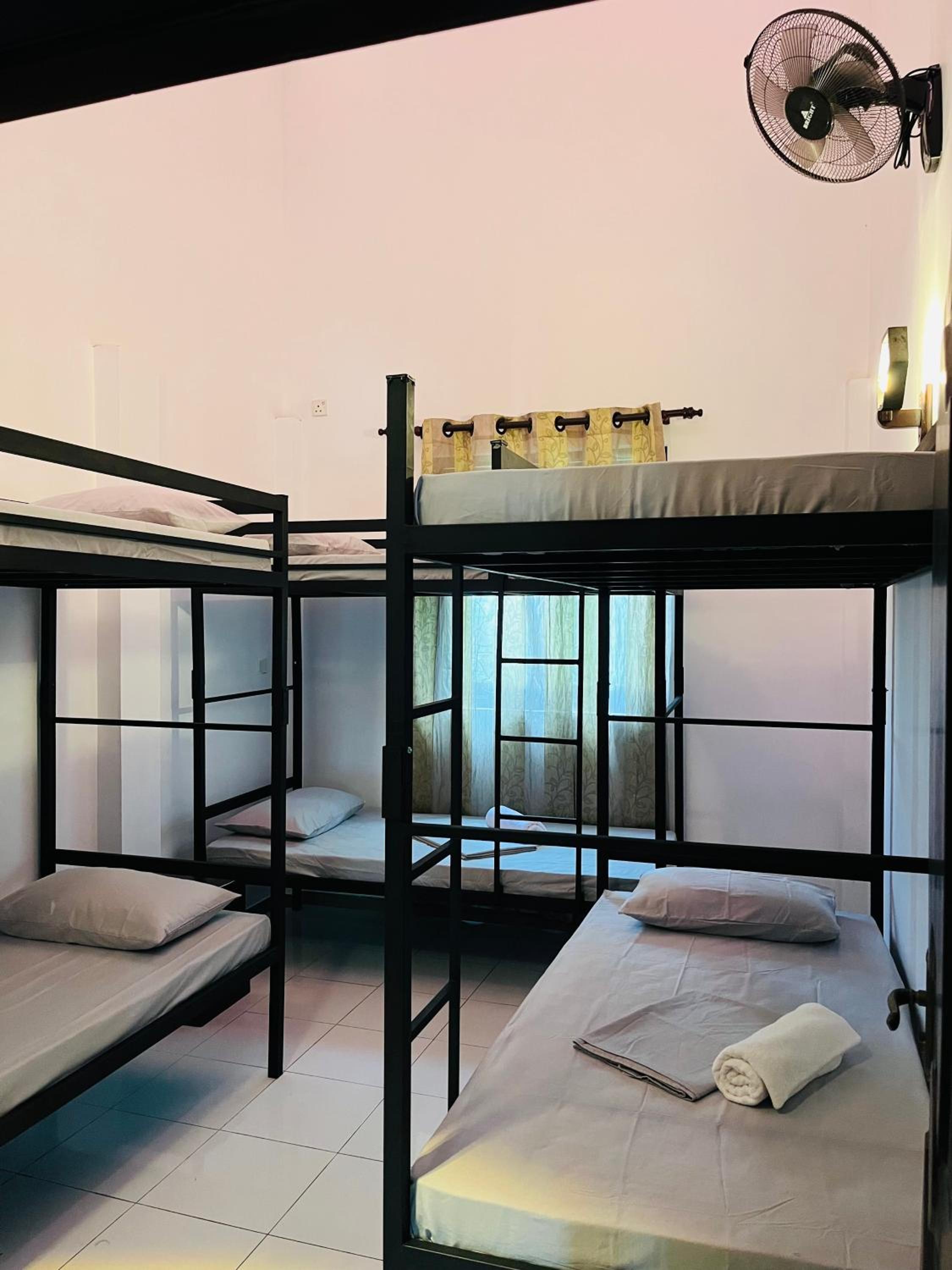 Bed in 6-Bed Mixed Dormitory Room photo 1