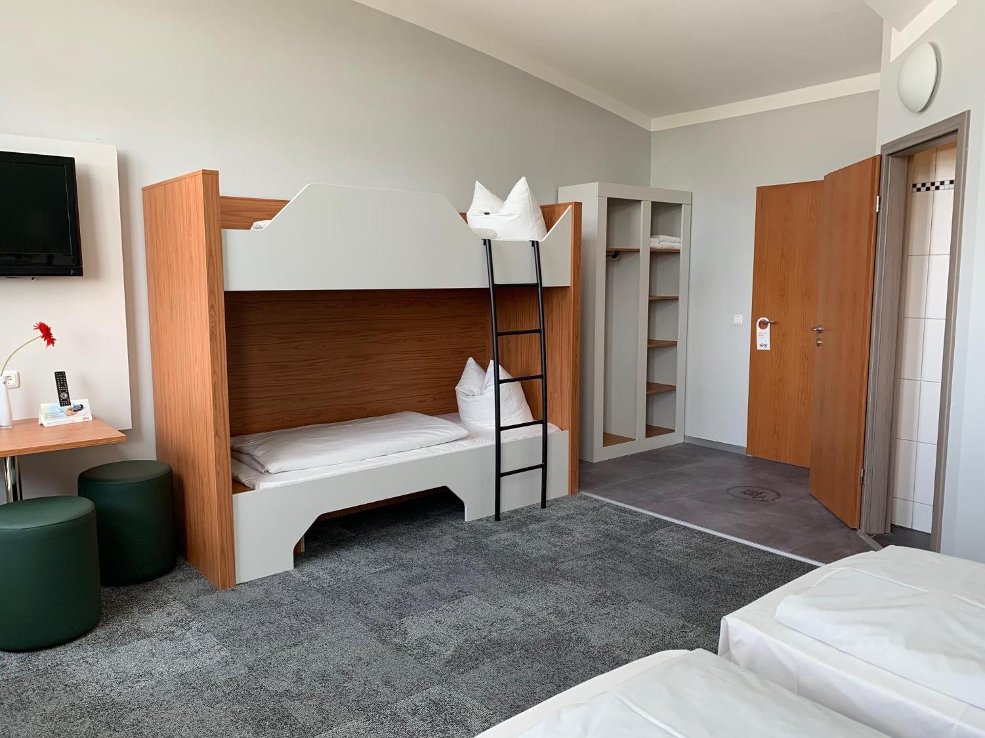 Quadruple Room - Photo 3