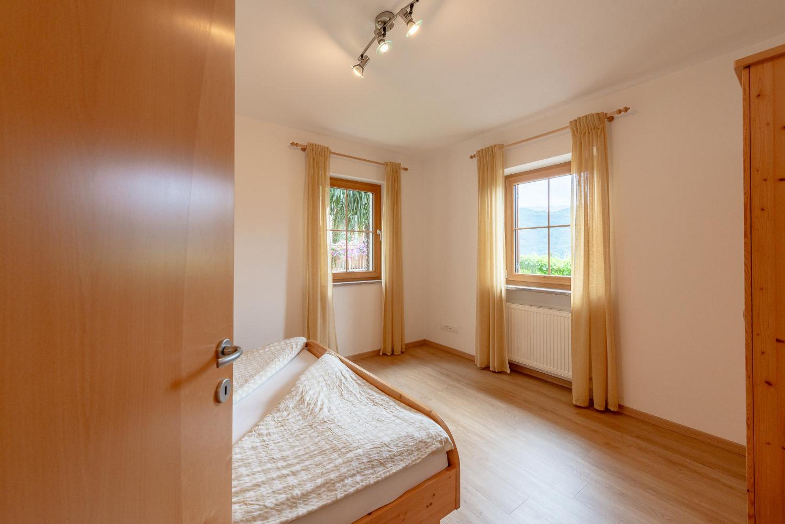 Apartment with Lake View