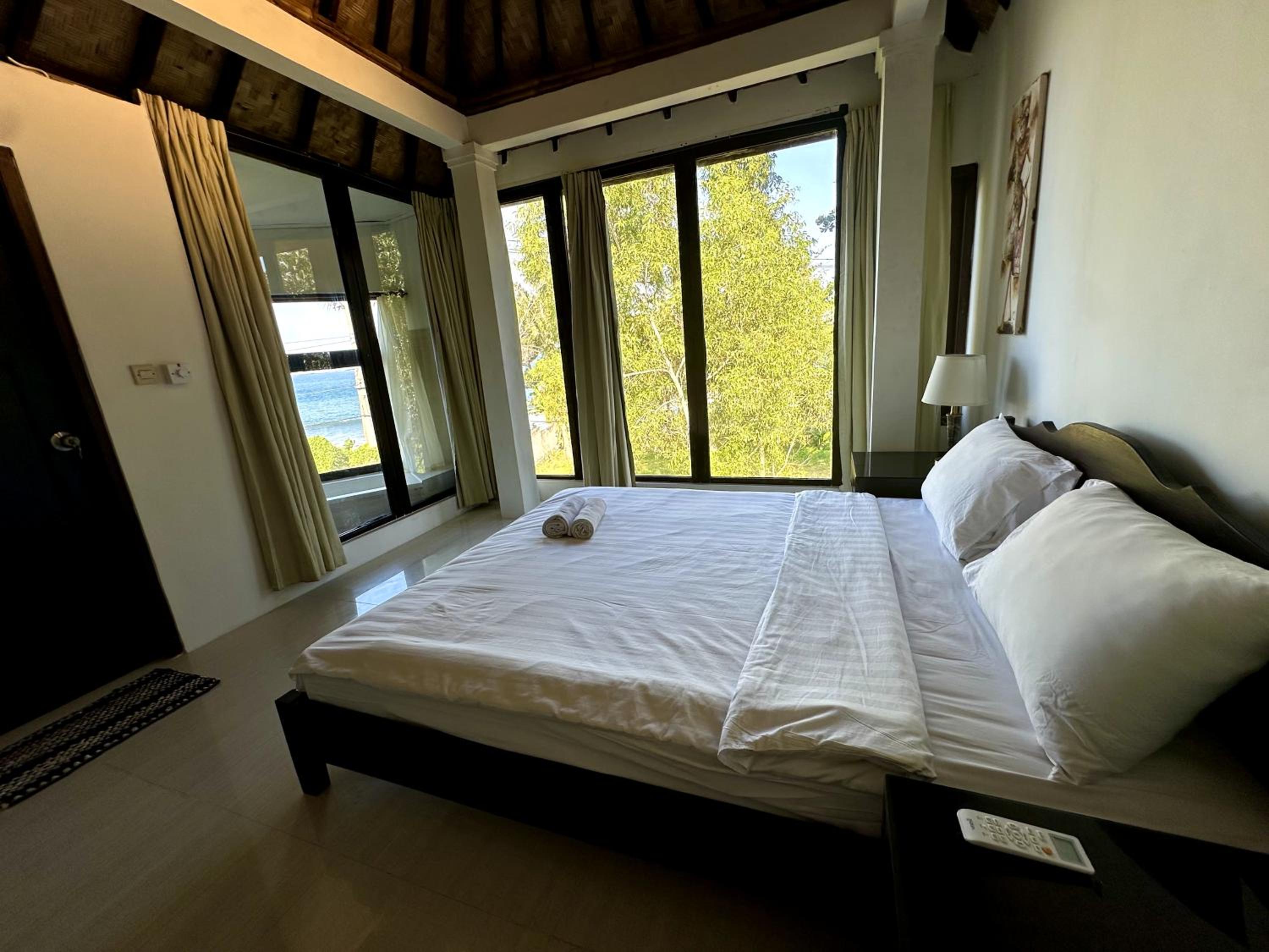 Deluxe Suite with Sea View