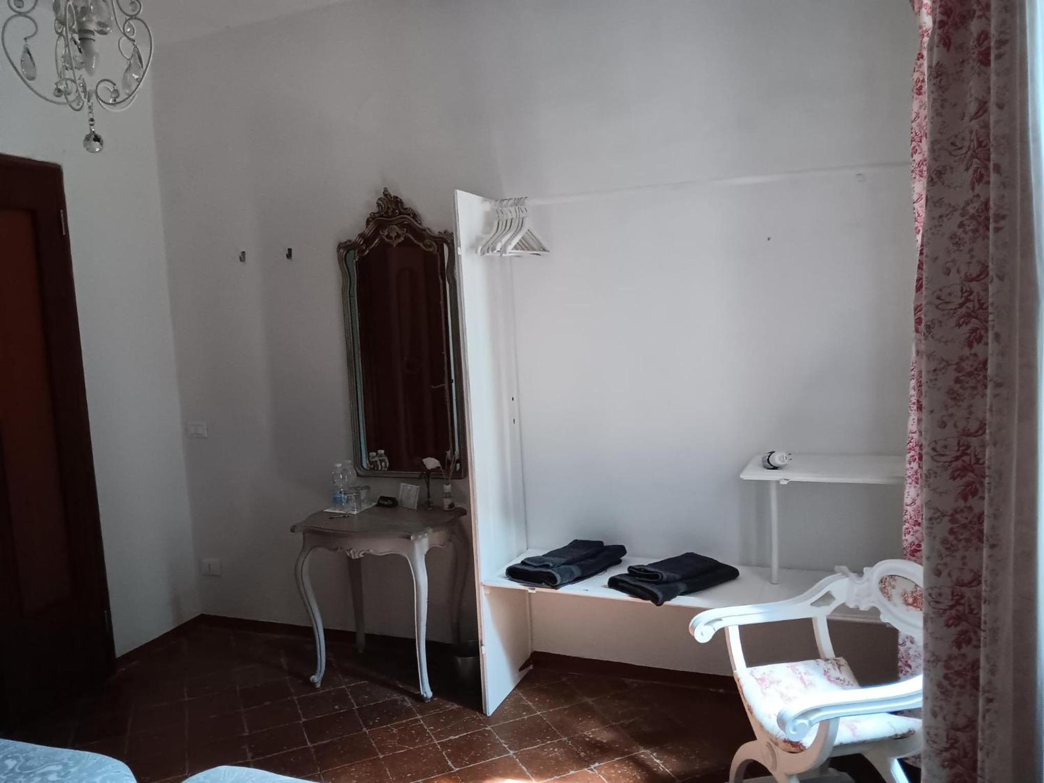 Twin Room with Private Bathroom