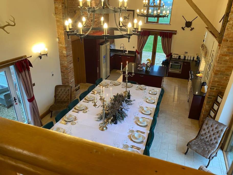 Seven-Bedroom House photo 3