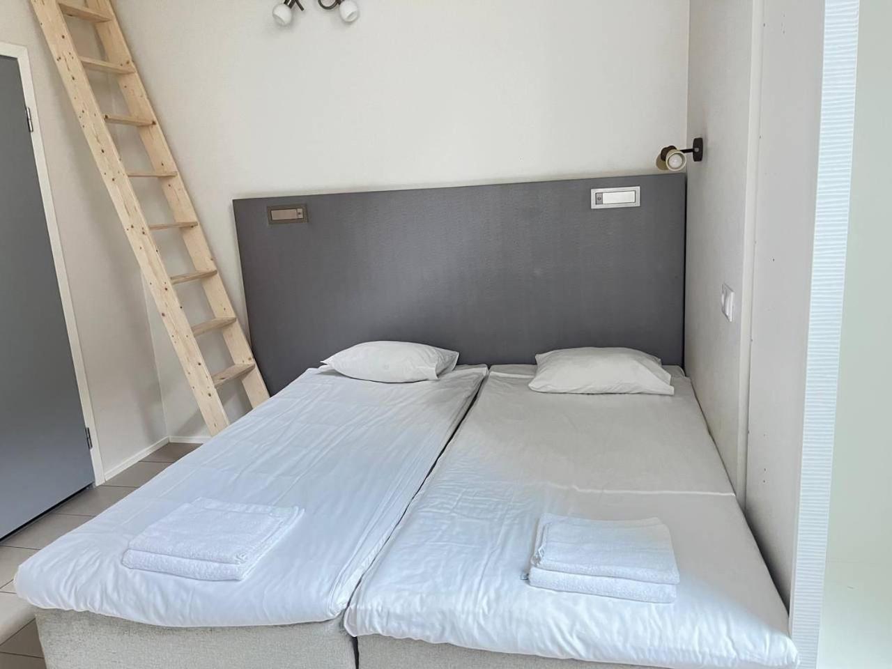 Studio - Split Level photo 2