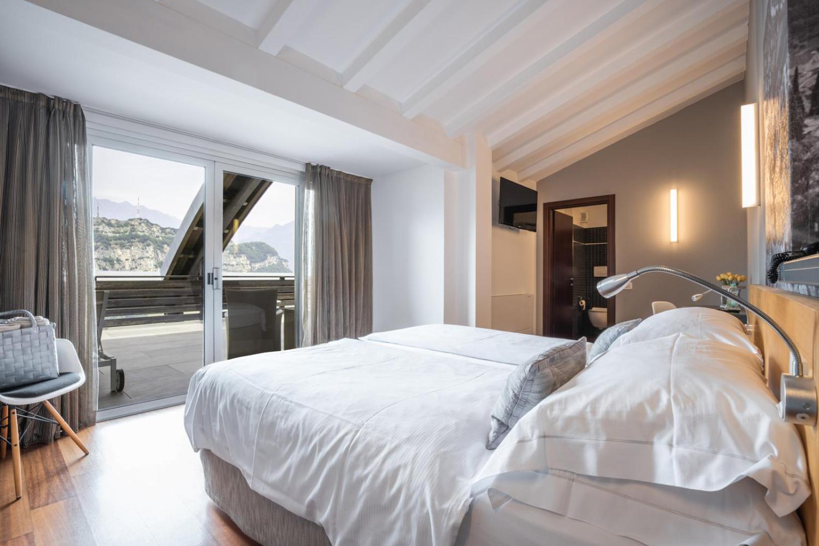 Deluxe Double Room - Photo 1