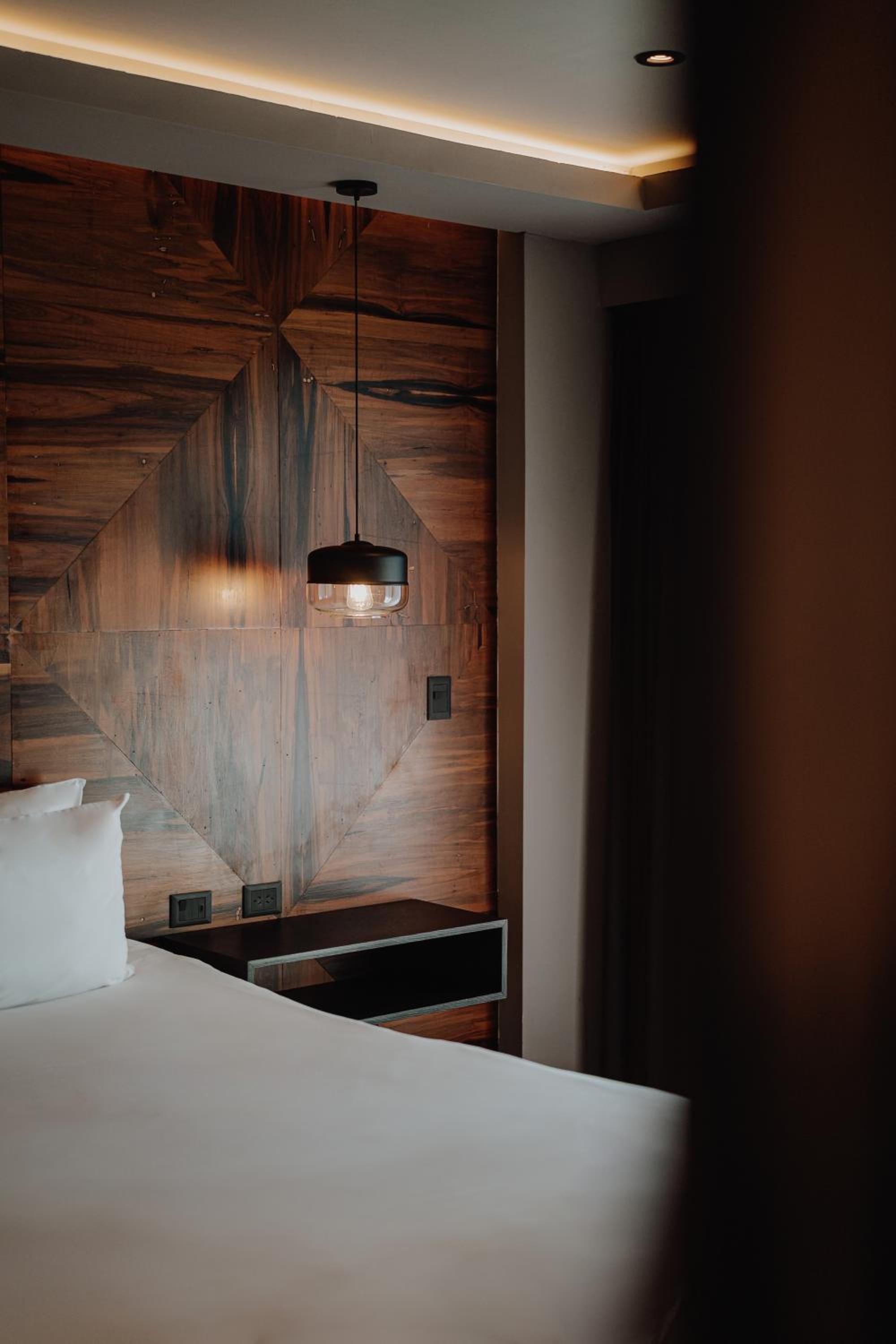 Queen Room with Spa Bath