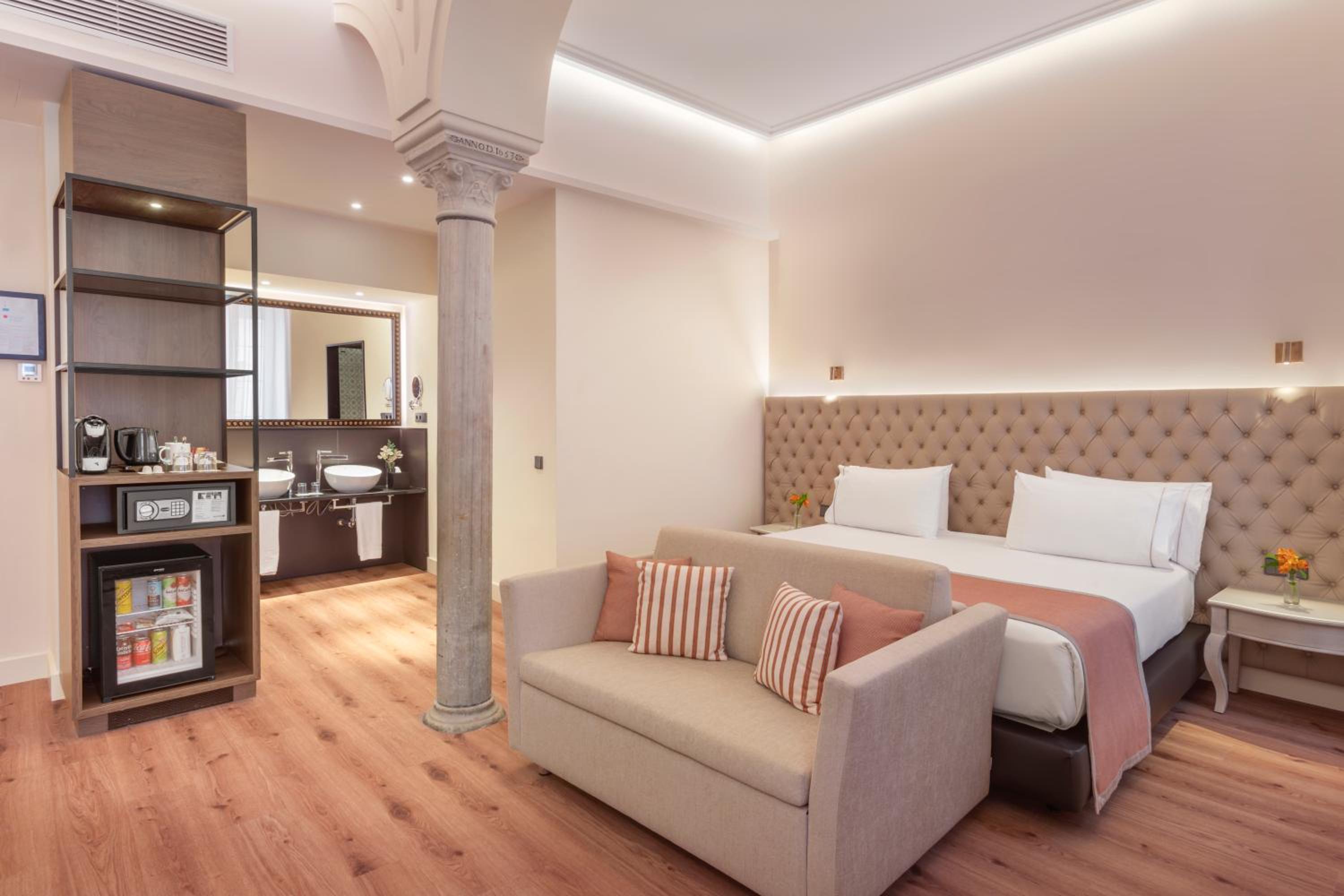 Junior Suite - Photo 1
