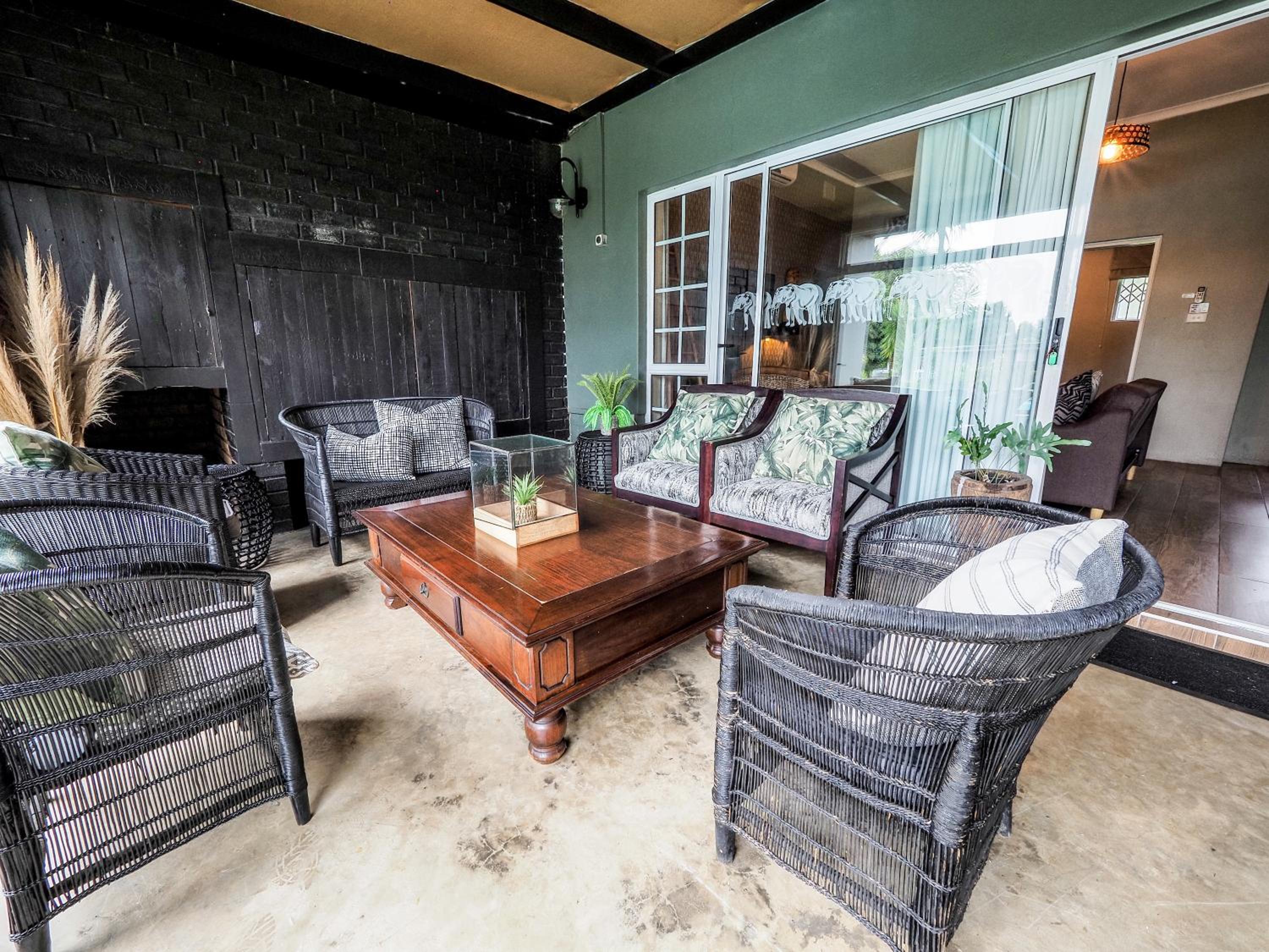 Family Room photo 3