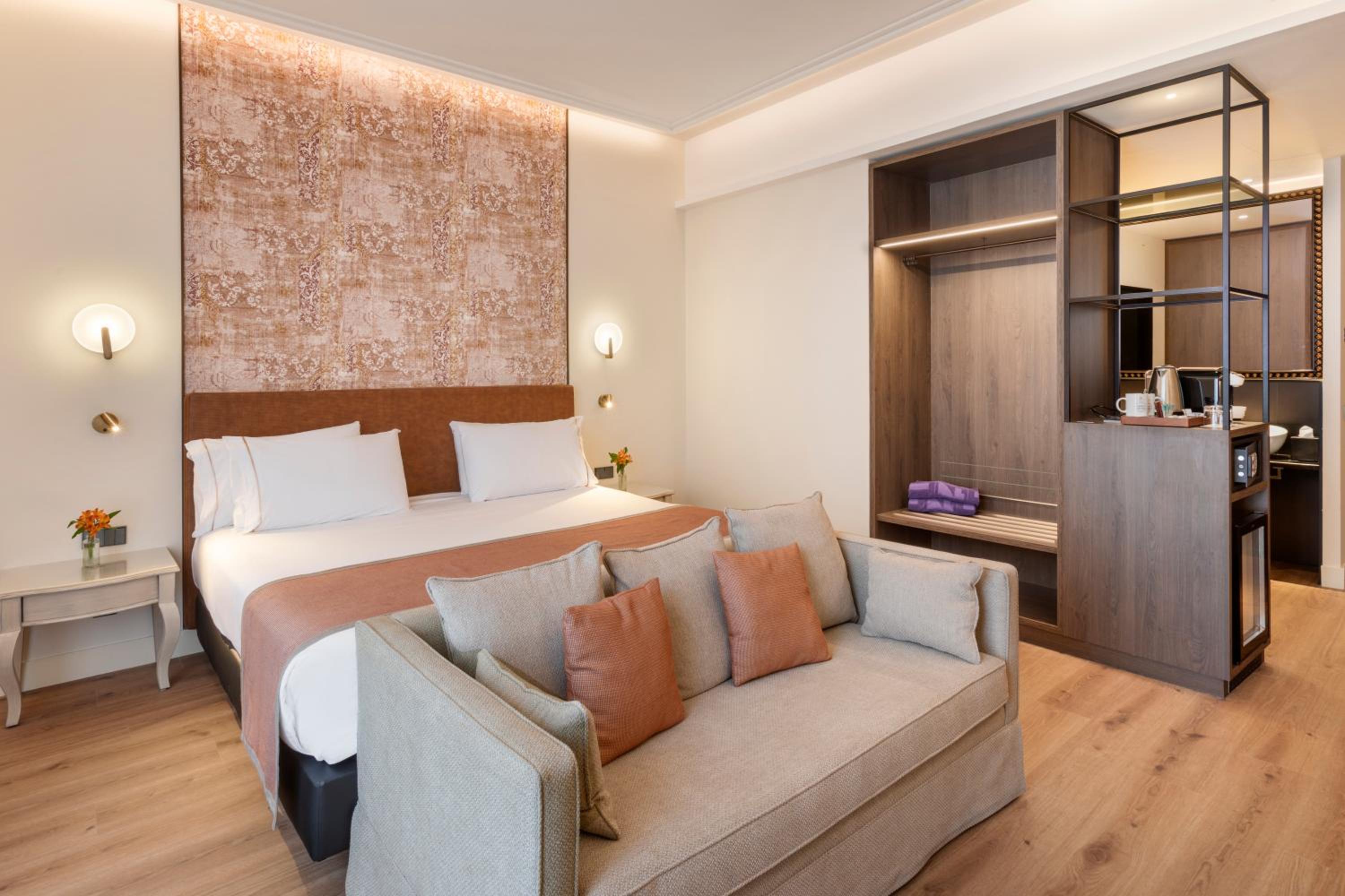 Premium Double or Twin Room - Photo 1