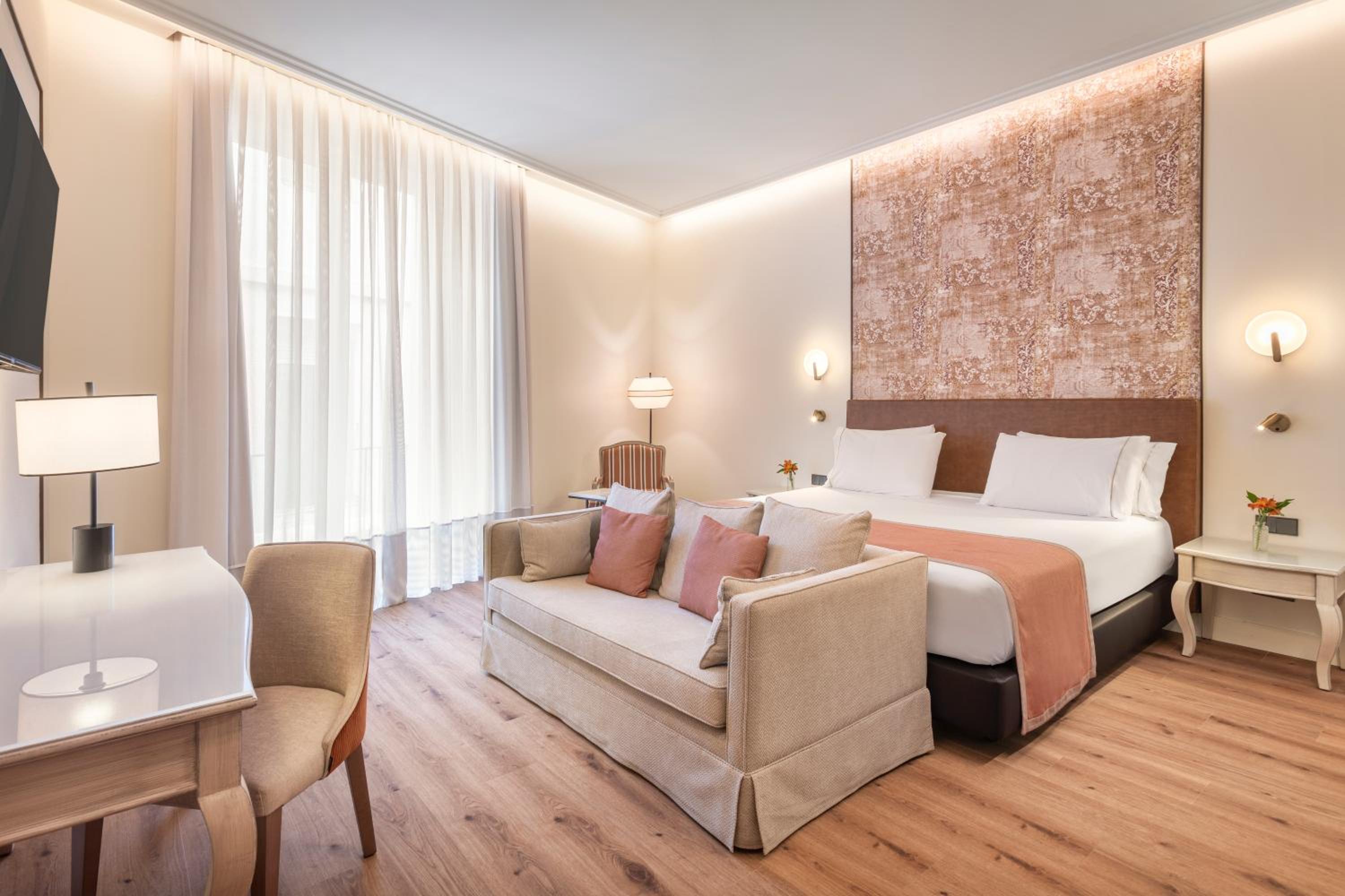Premium Double or Twin Room - Photo 4