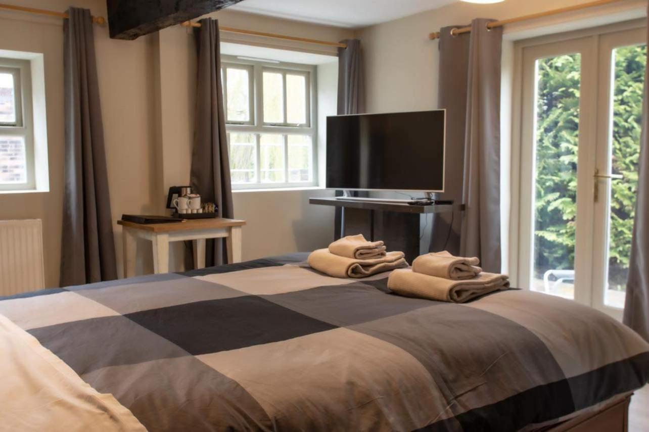 Double Room with Shower - Photo 9