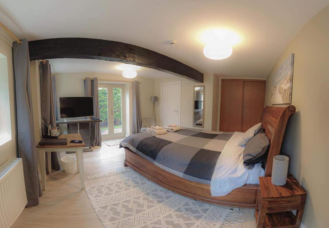Double Room with Shower - Photo 7
