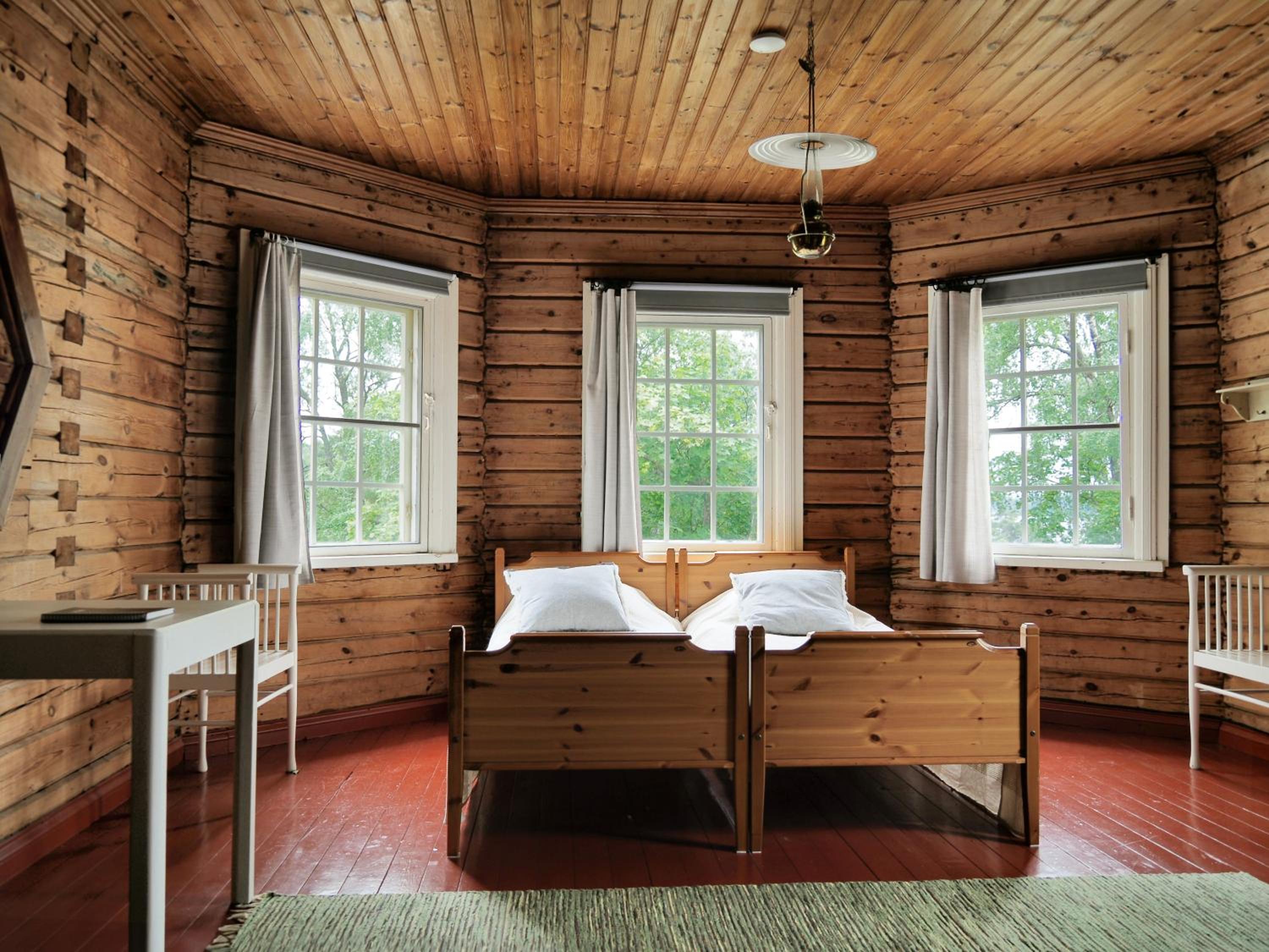 Twin Room With Shared Toilet