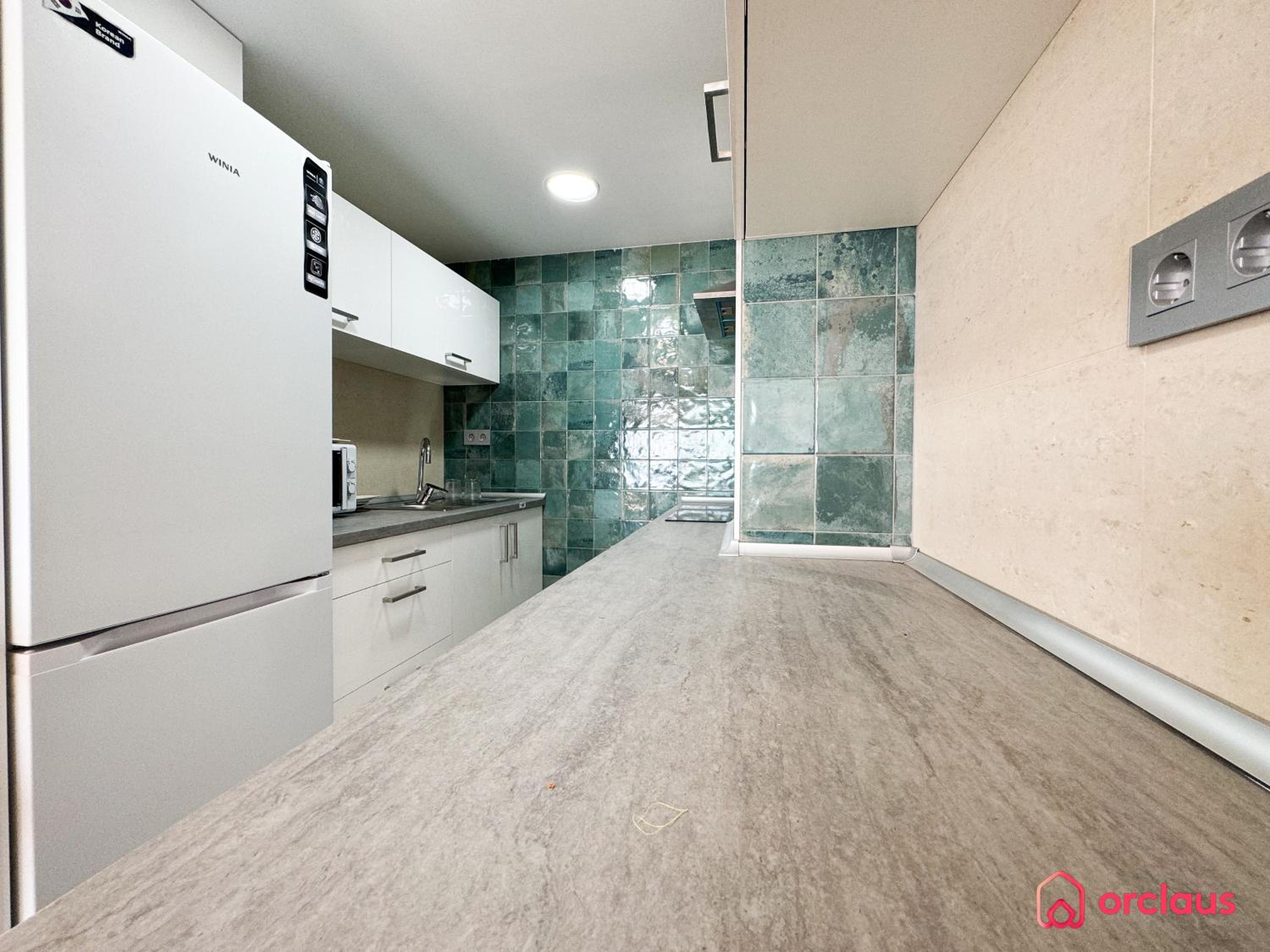 Two-Bedroom Apartment with Balcony and Sea View photo 2