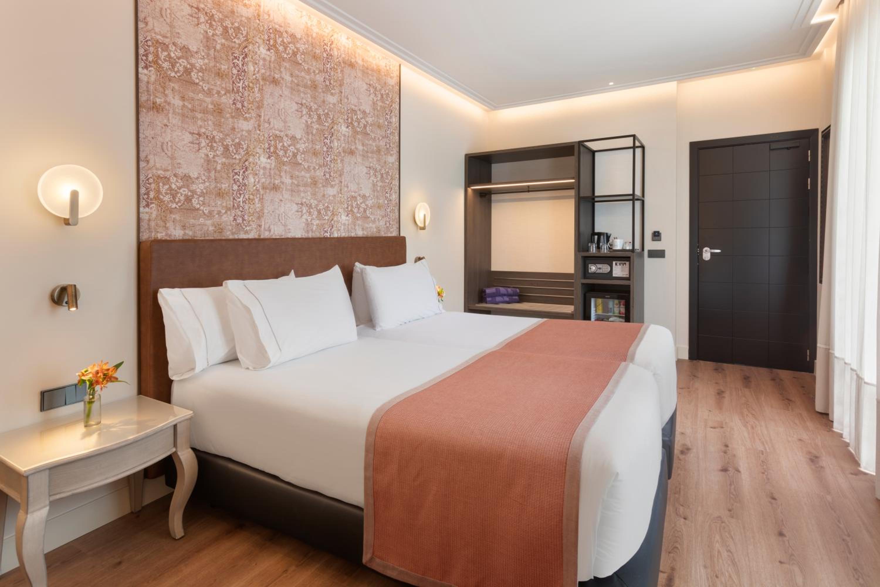 Double or Twin Room - Photo 1