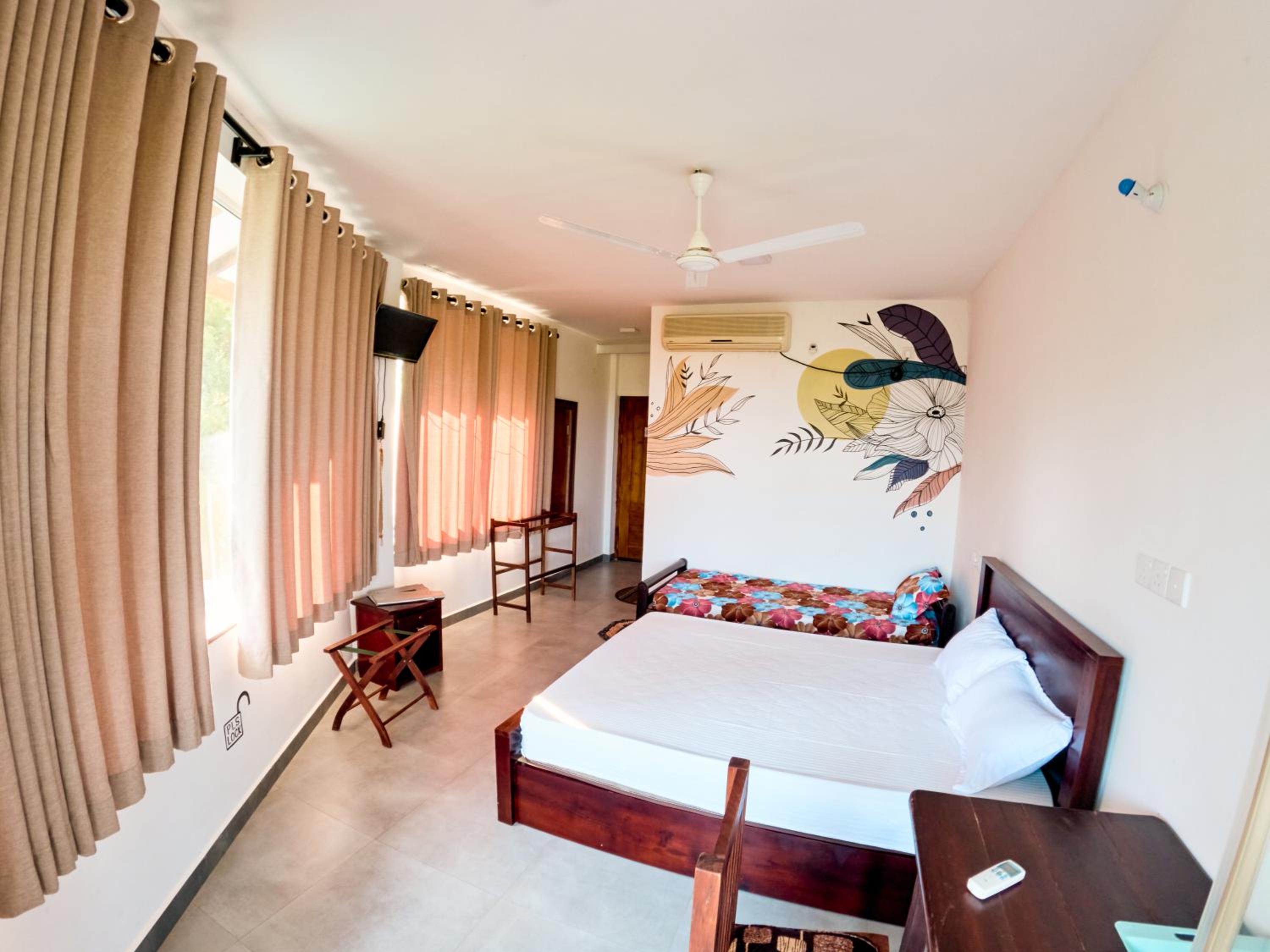Double or Twin Room with Sea View photo 2