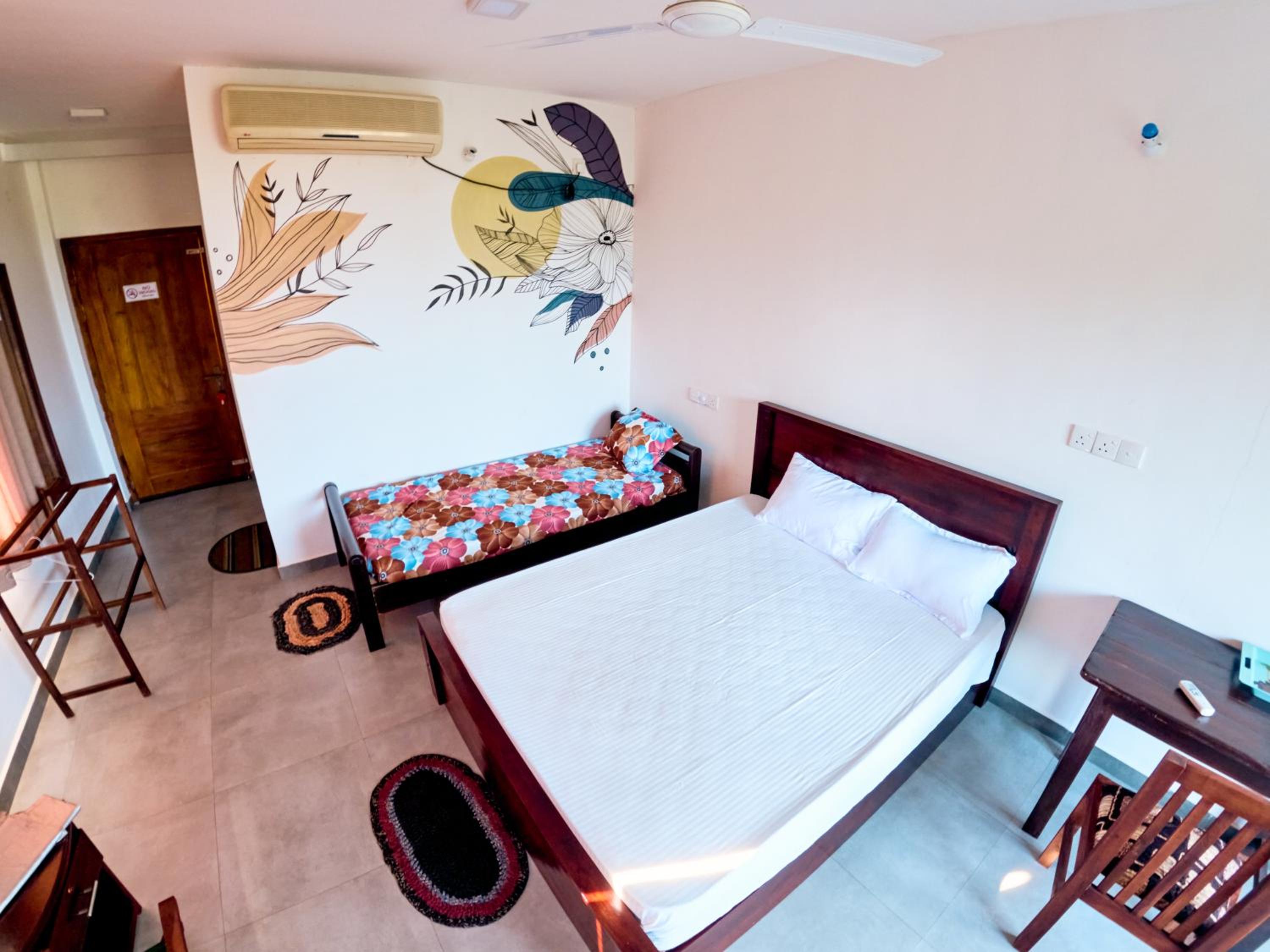 Double or Twin Room with Sea View photo 3