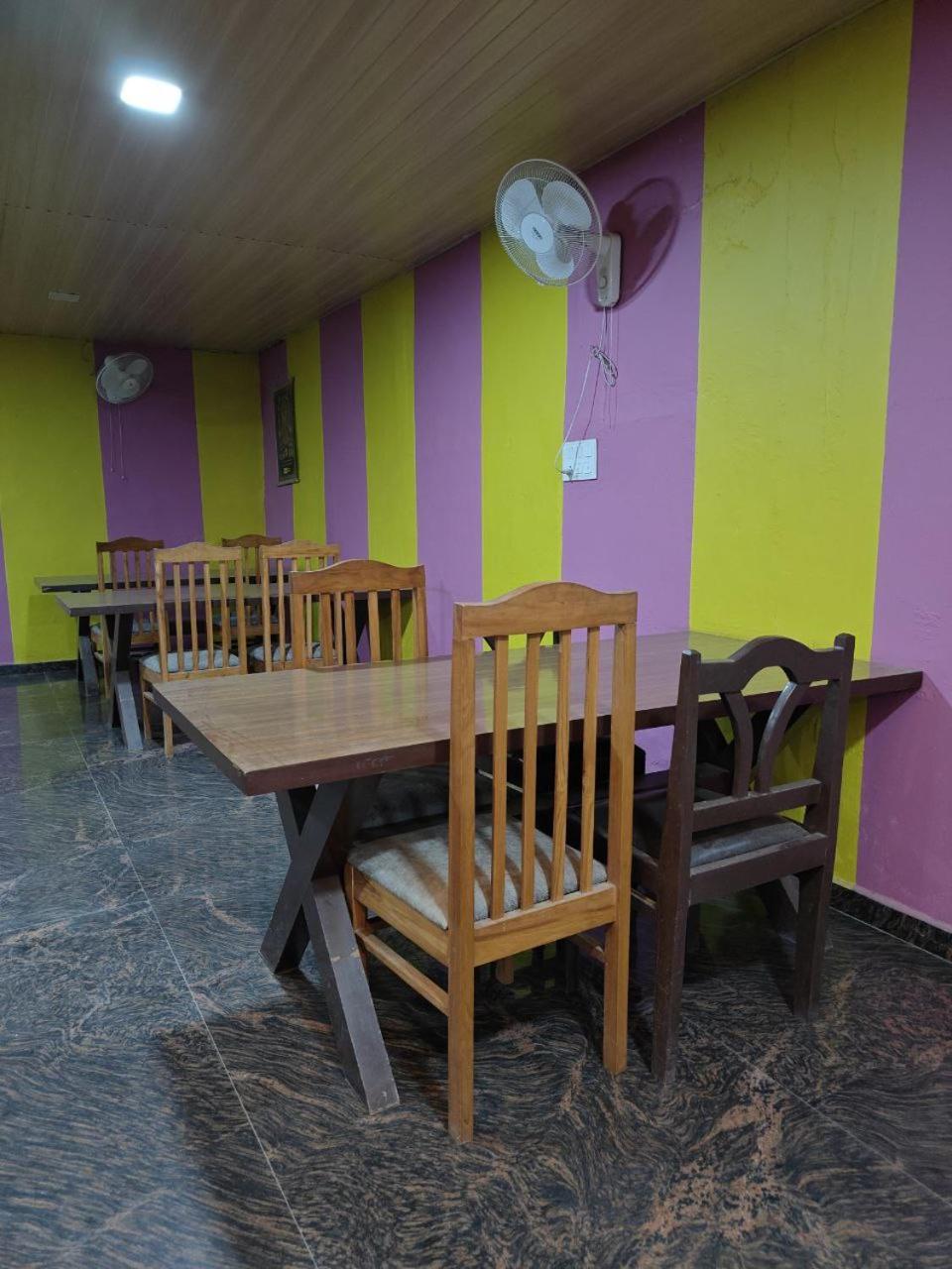 Deluxe Room (2 Adults + 1 Child) photo 2