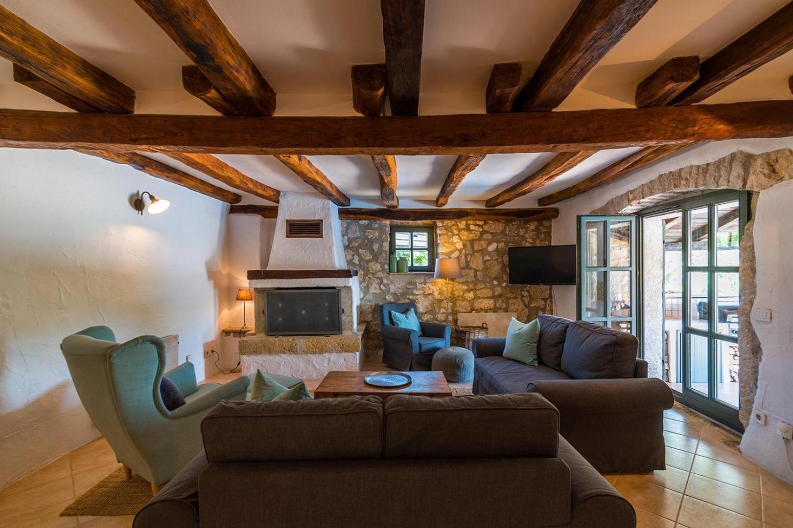 Villa photo 1