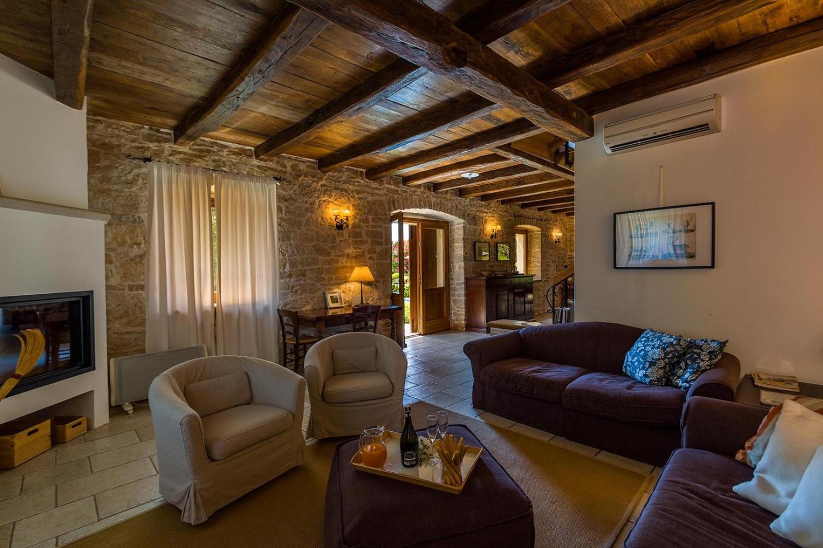 Villa photo 3