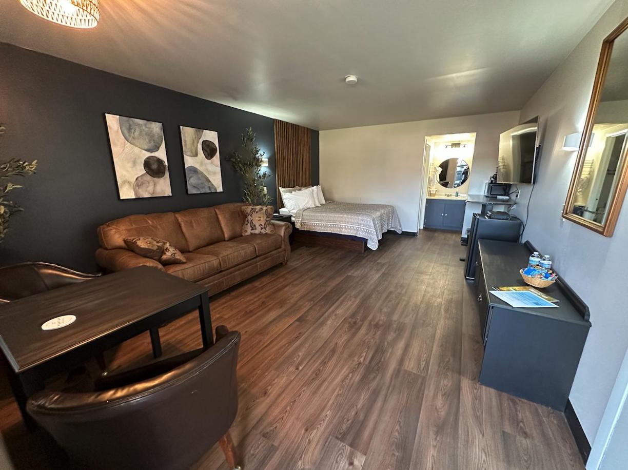 One-Bedroom Suite