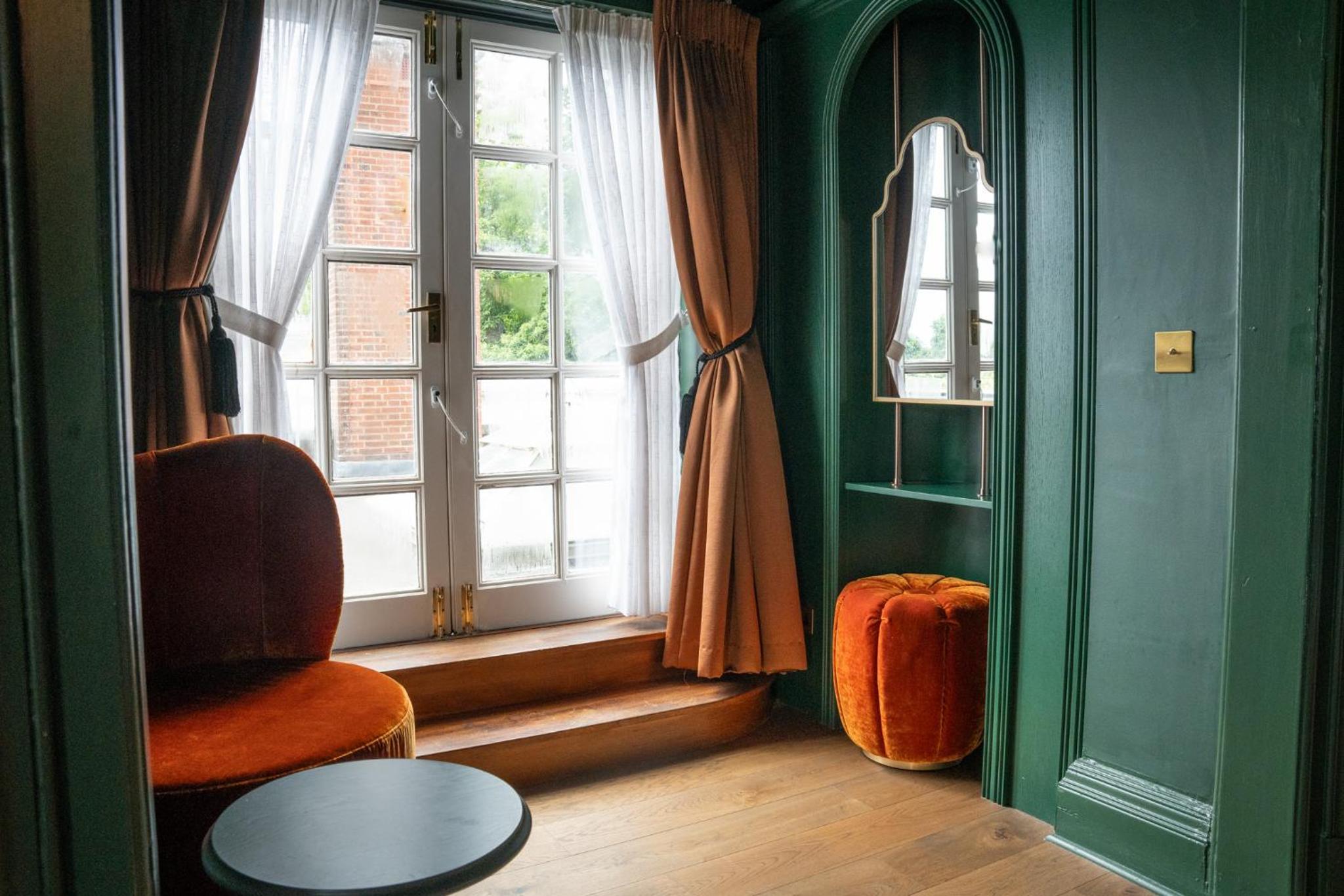 Deluxe King Room - Photo 1