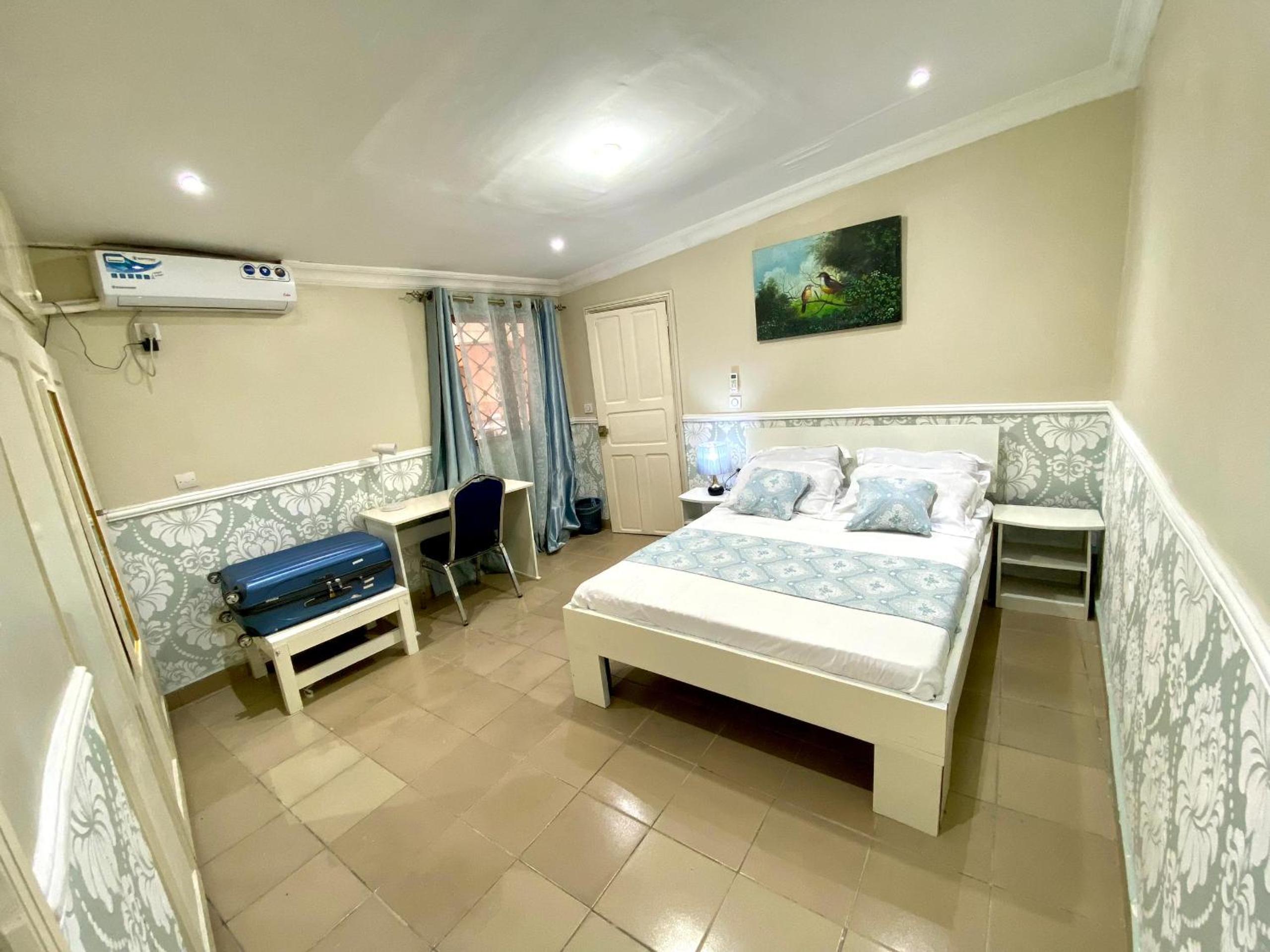 One-Bedroom Apartment with Balcony photo 2