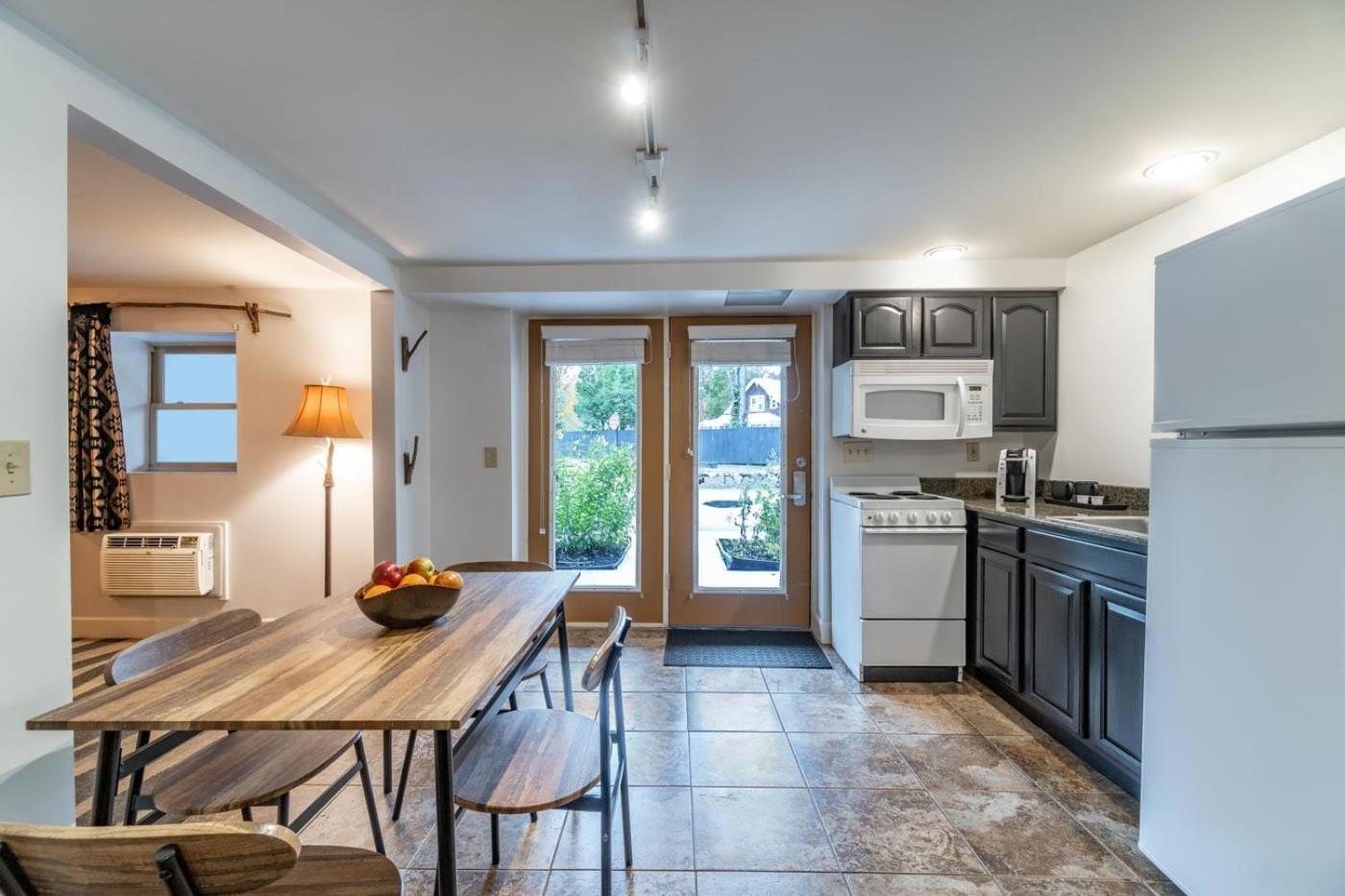 Duplex Suite - Photo 7