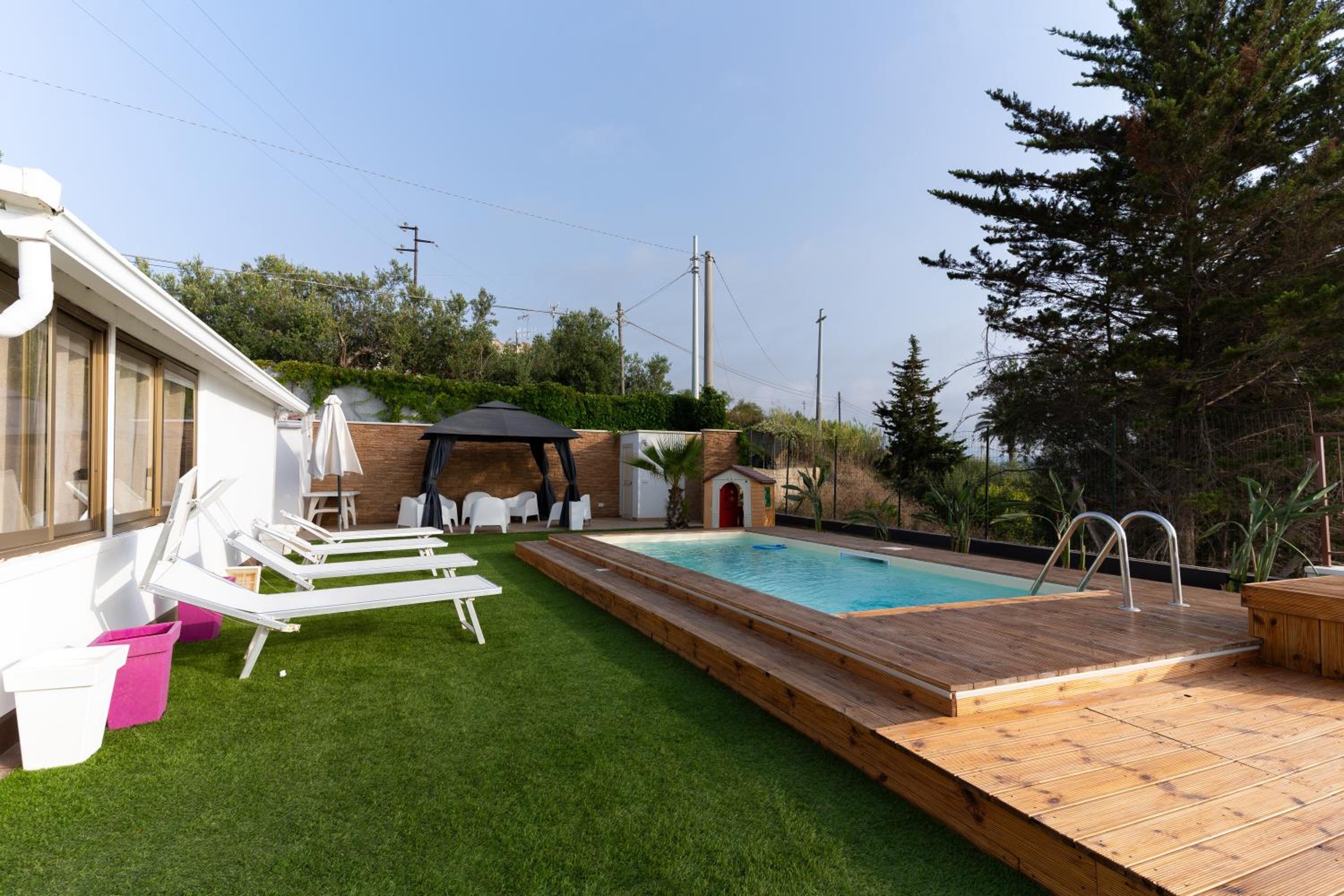 Three-Bedroom Villa photo 2