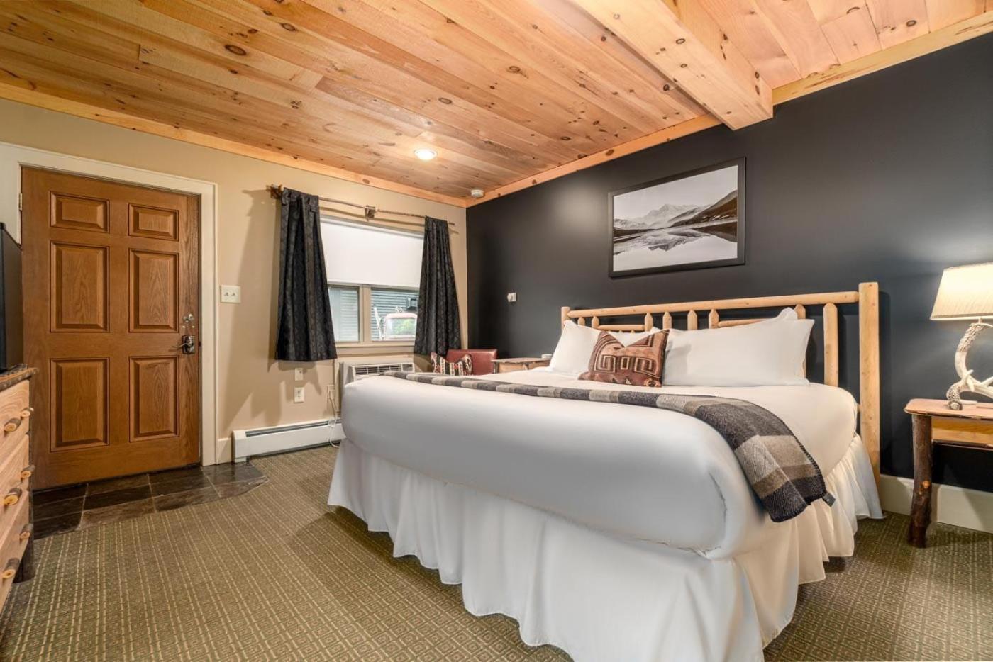 Superior King Room - Photo 3