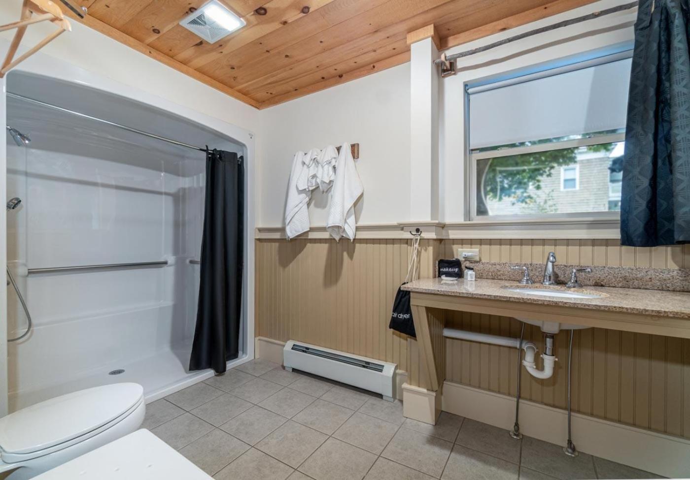 Superior King Room - Photo 4