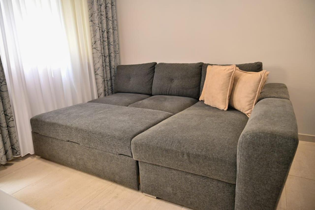 One-Bedroom Apartment photo 3