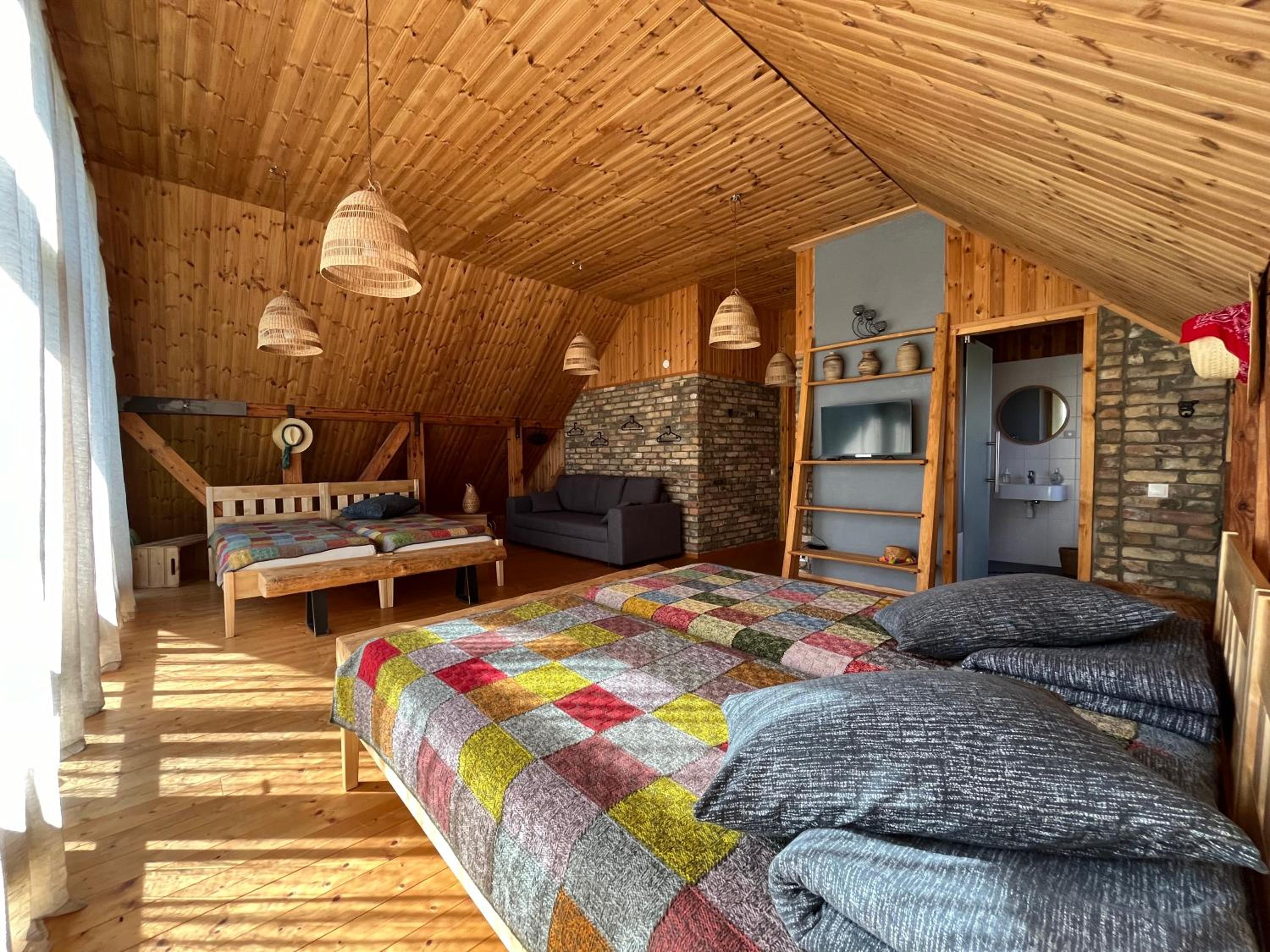 Twin Room With Private Bathroom photo 1