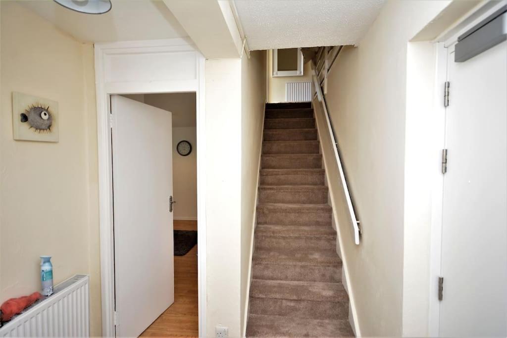 Three-Bedroom House photo 2