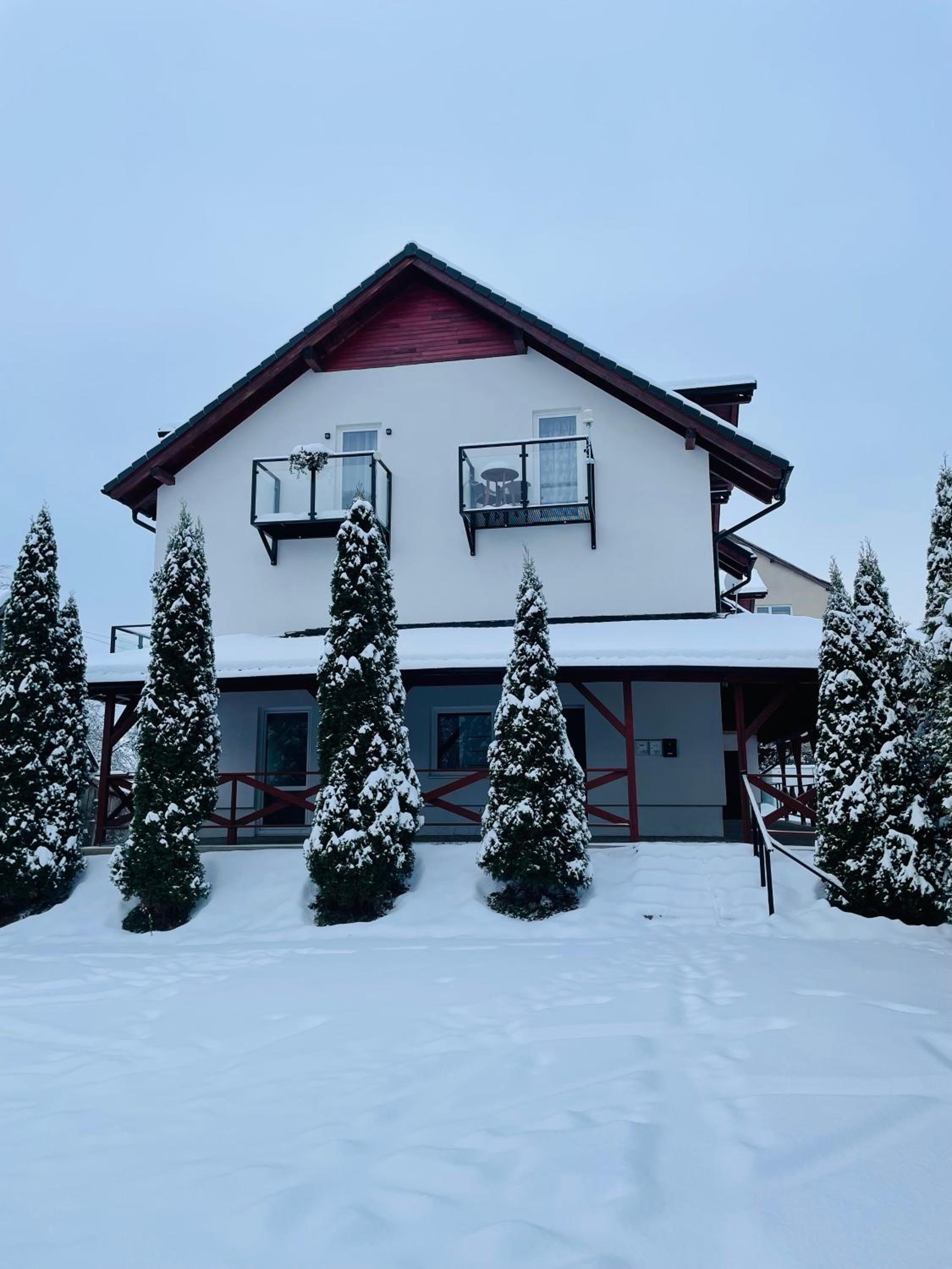 Two-Bedroom Apartment with Mountain View photo 3