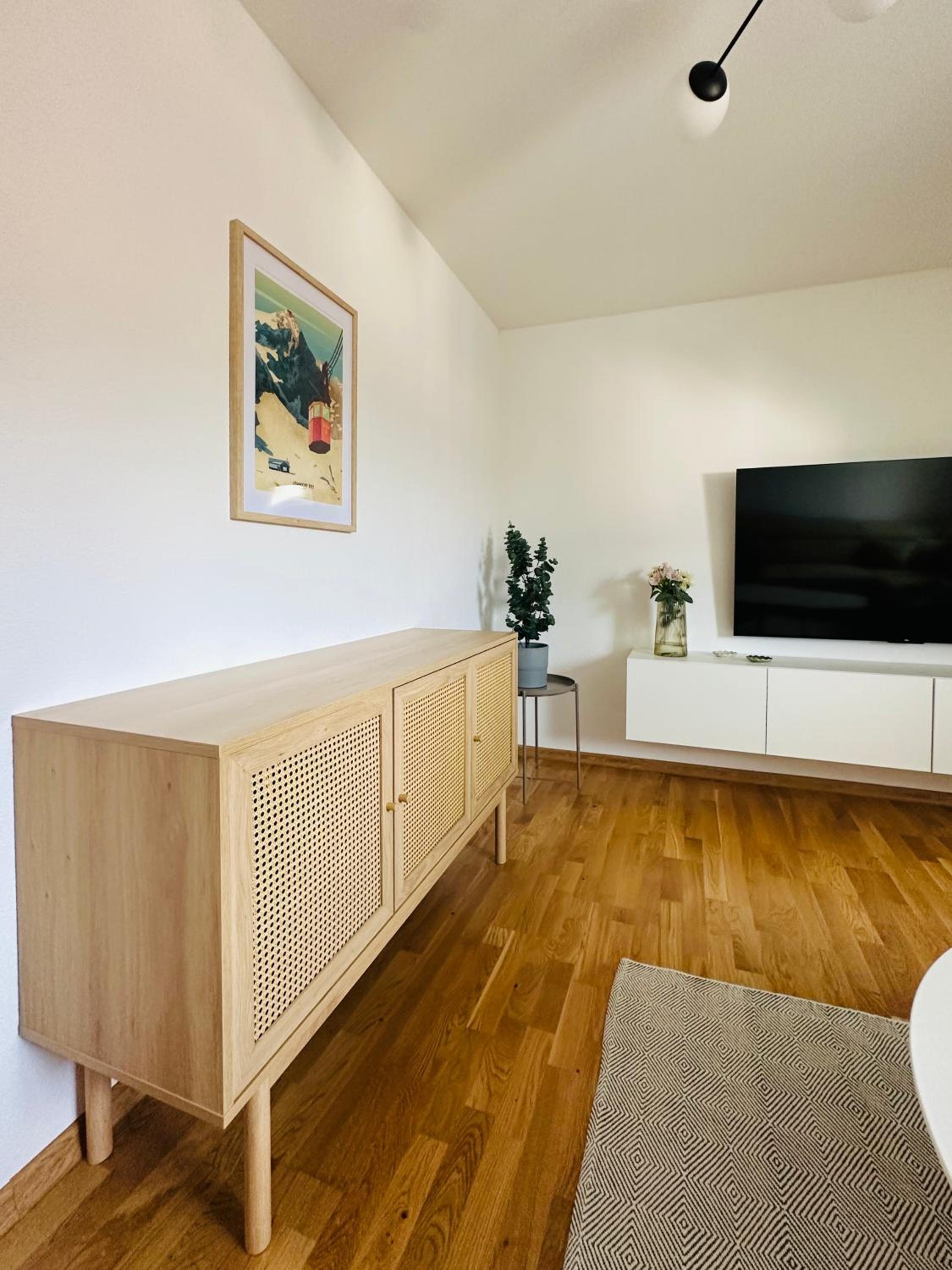 Two-Bedroom Apartment with Mountain View photo 1