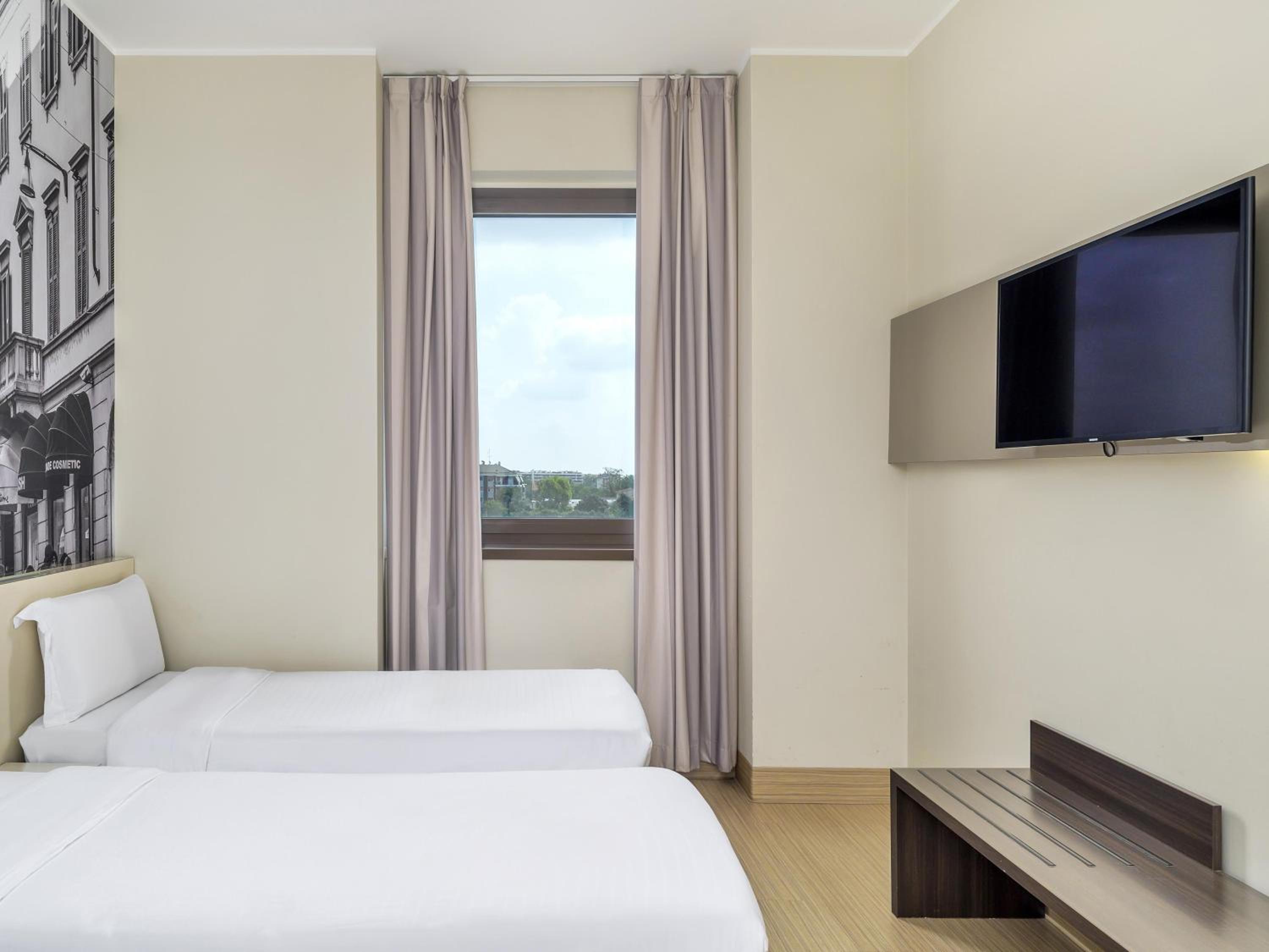 Twin Room - Photo 5