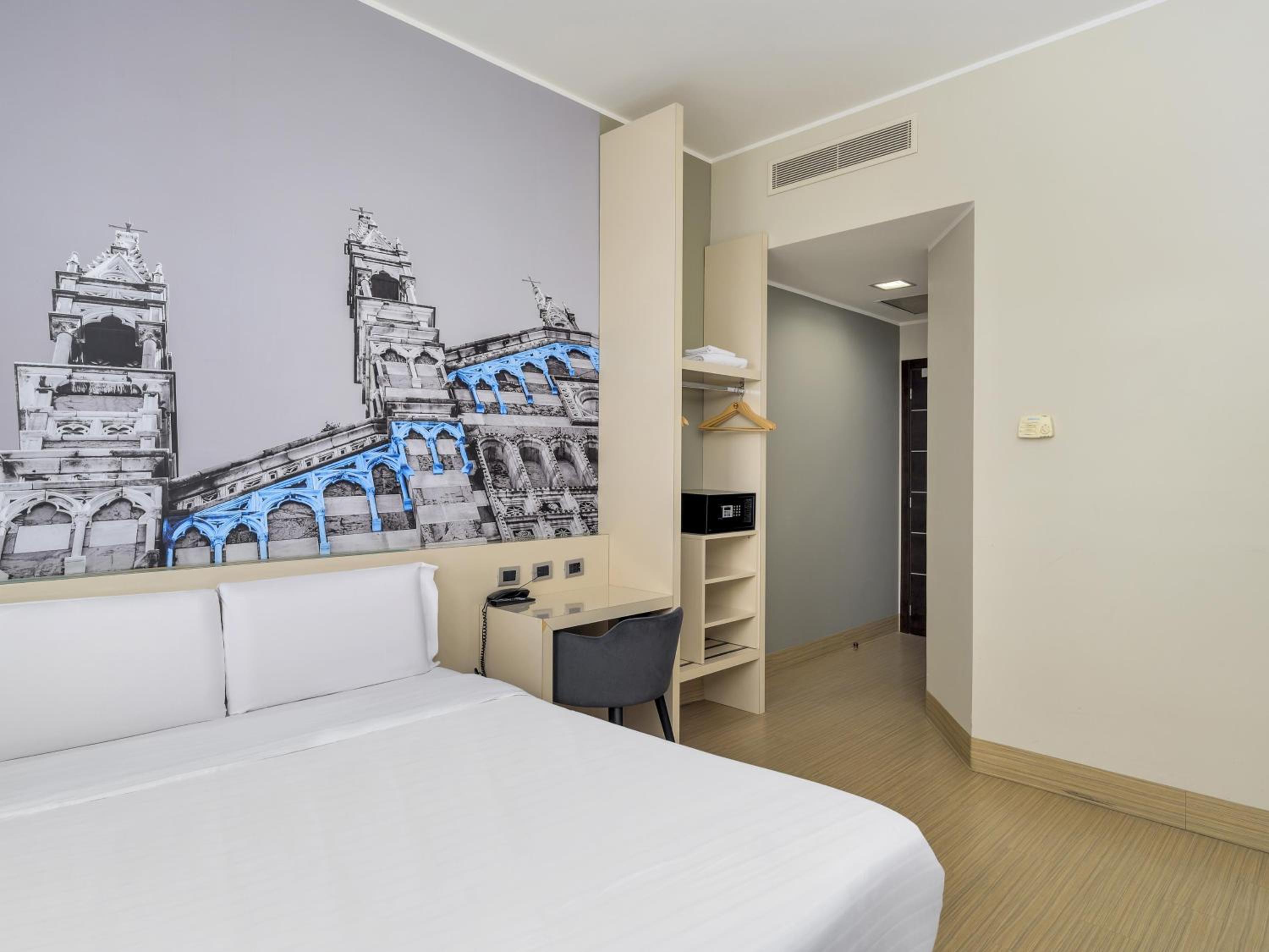 Double Room - Photo 5
