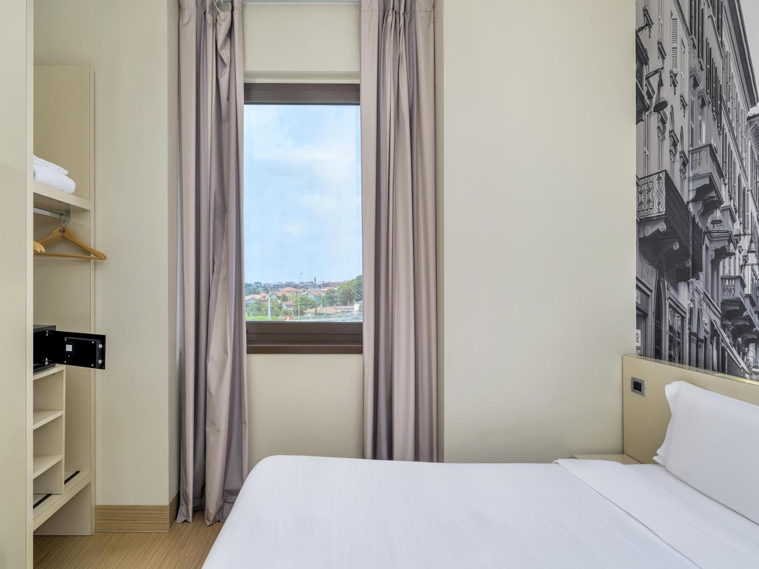 Double Room - Disability Access - Photo 3