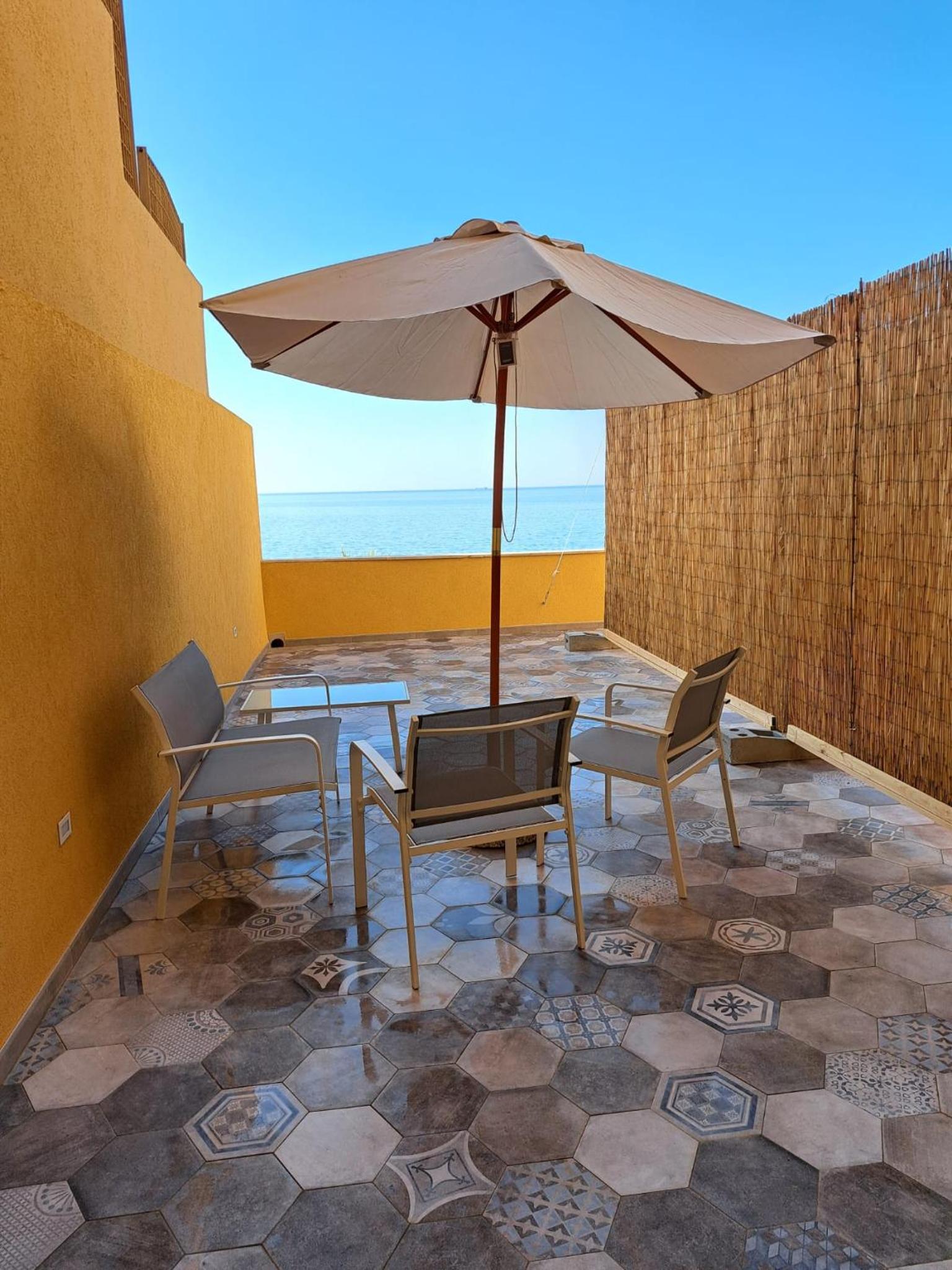 Family Room with Sea View photo 2