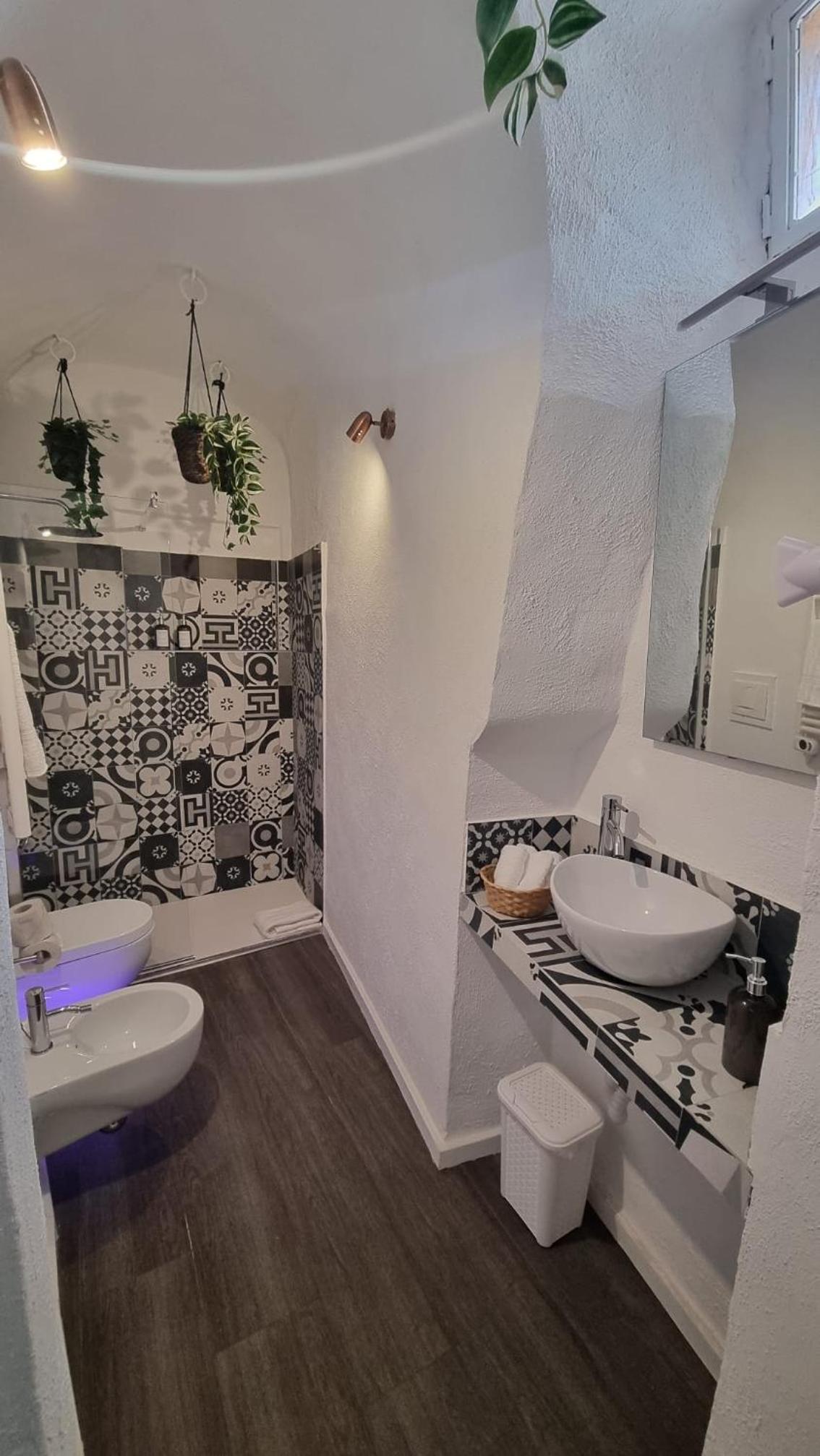 Queen Room with Spa Bath photo 3