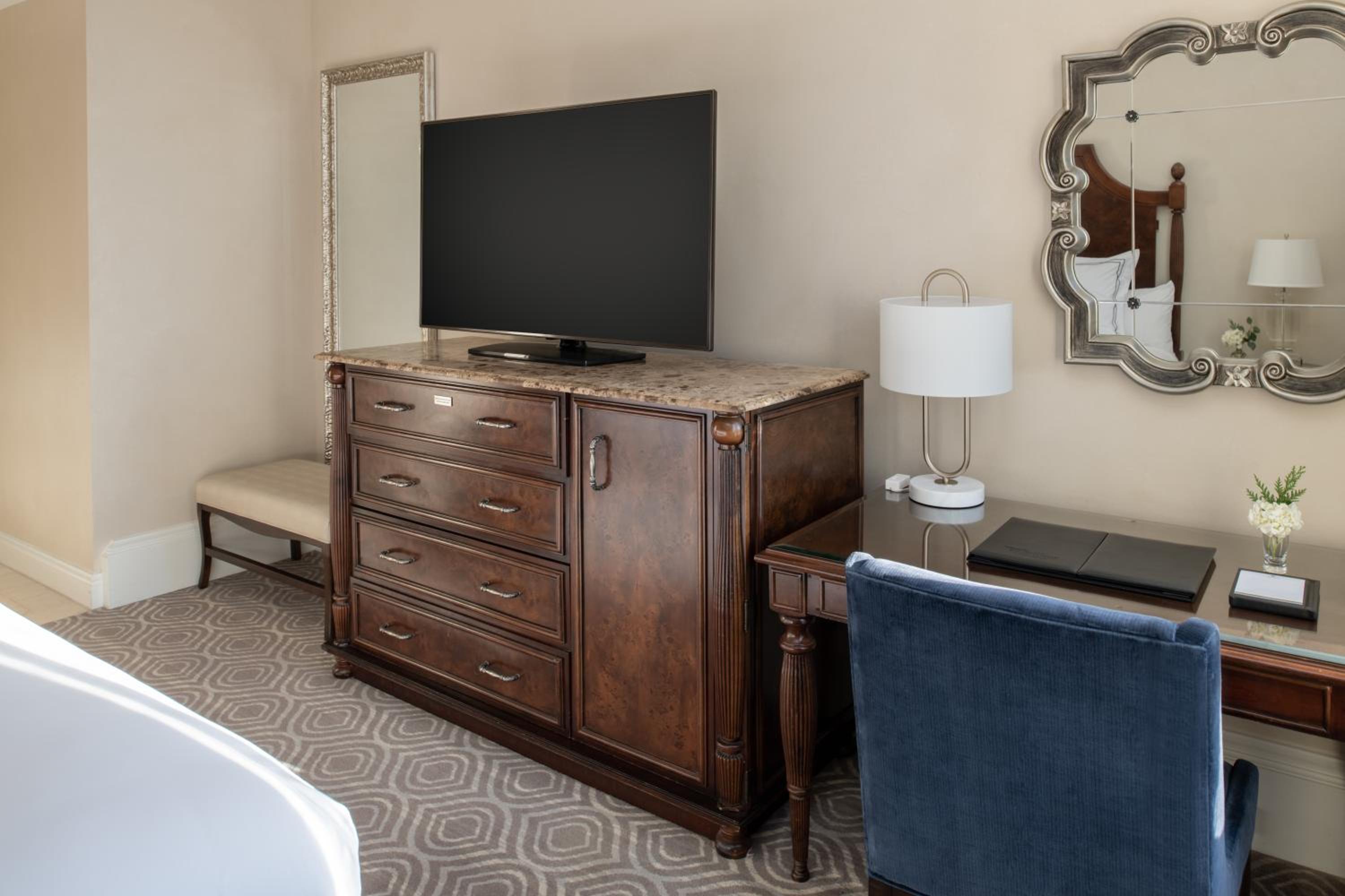 Deluxe King Room - Hearing Access
