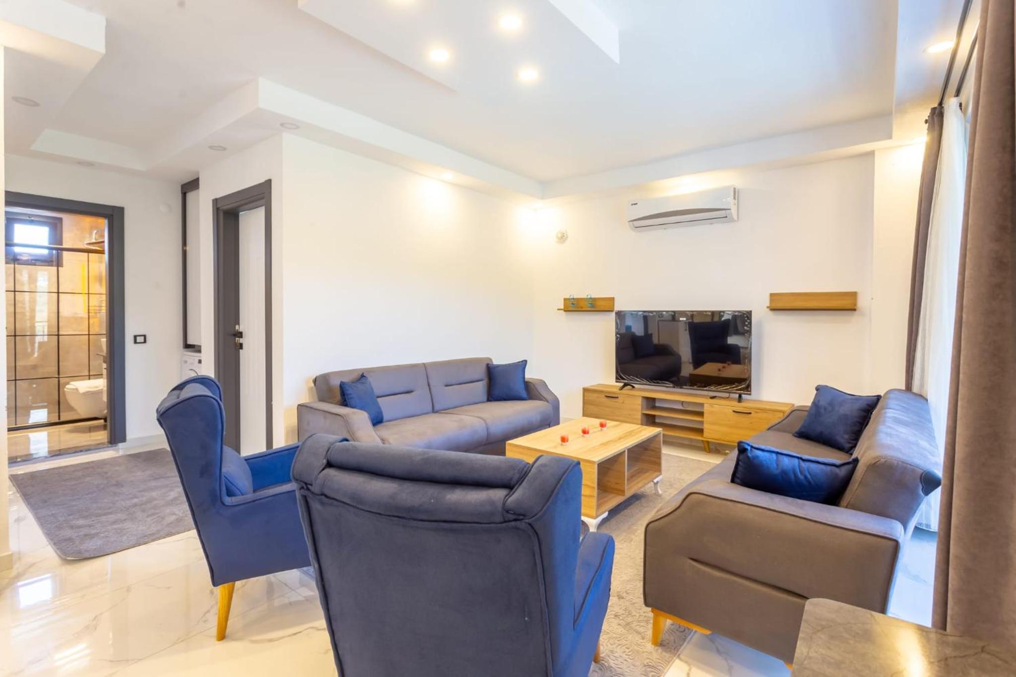 Family Room With Balcony photo 1