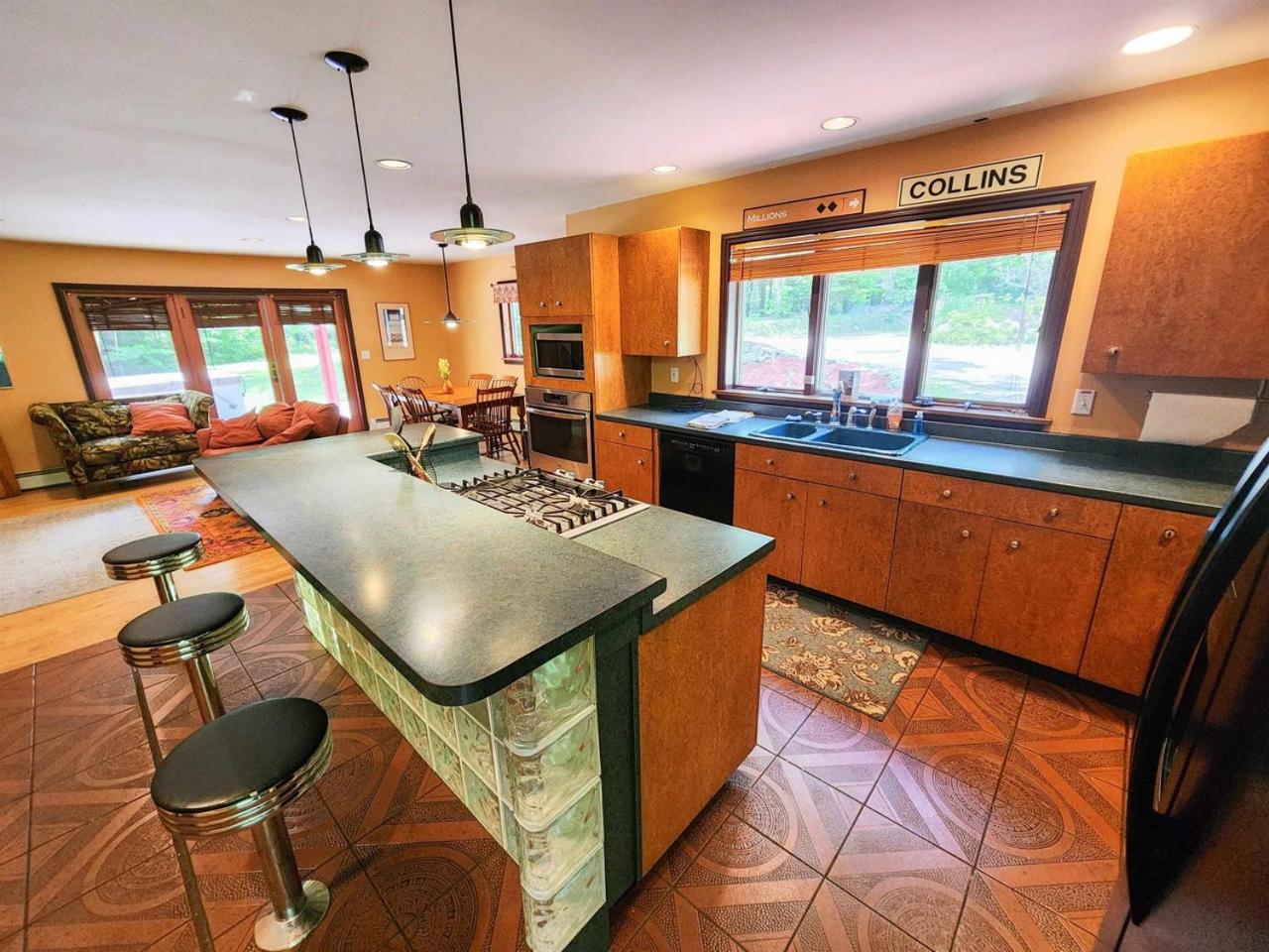 Three-Bedroom House photo 1